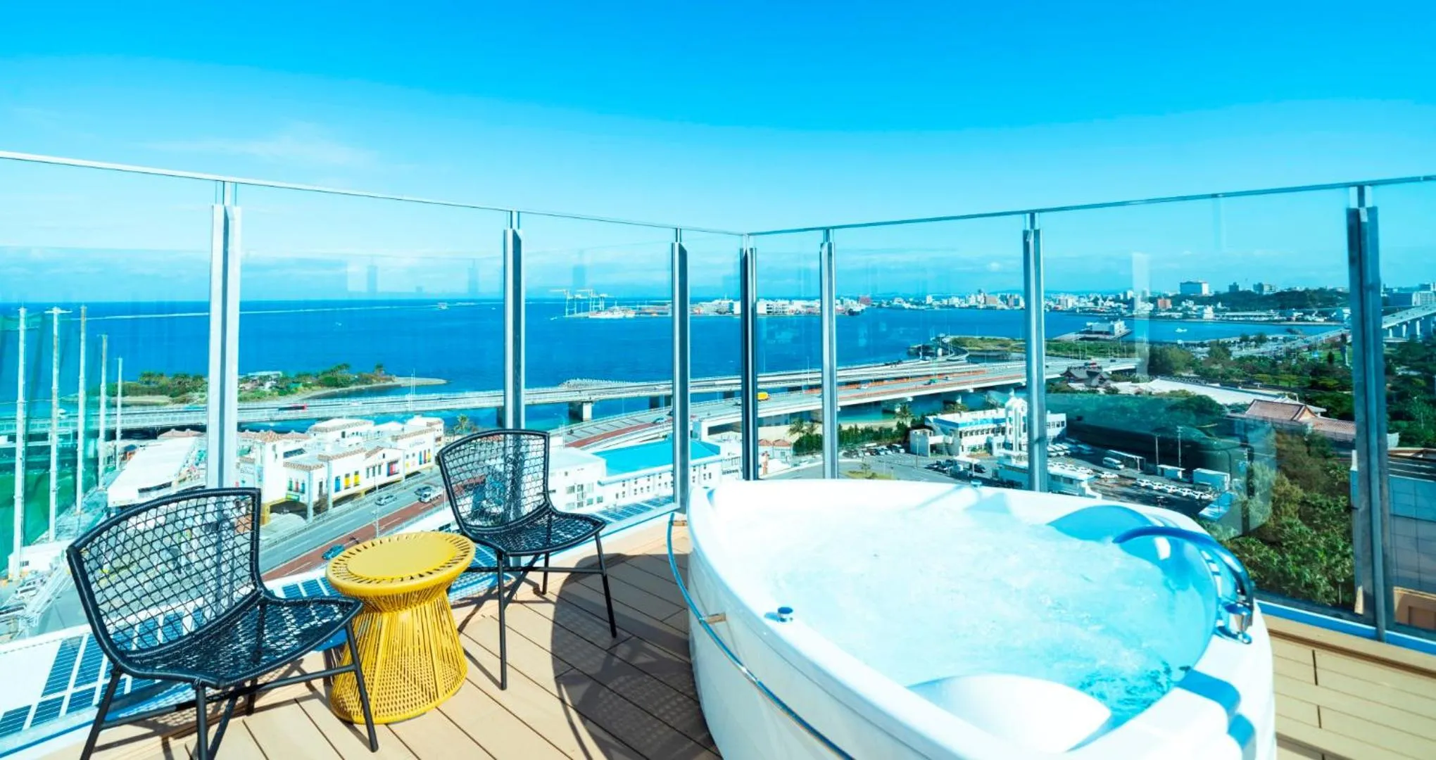 Balcony/Terrace in HOTEL SANSUI NAHA Ryukyu Onsen Naminoue-No-Yu