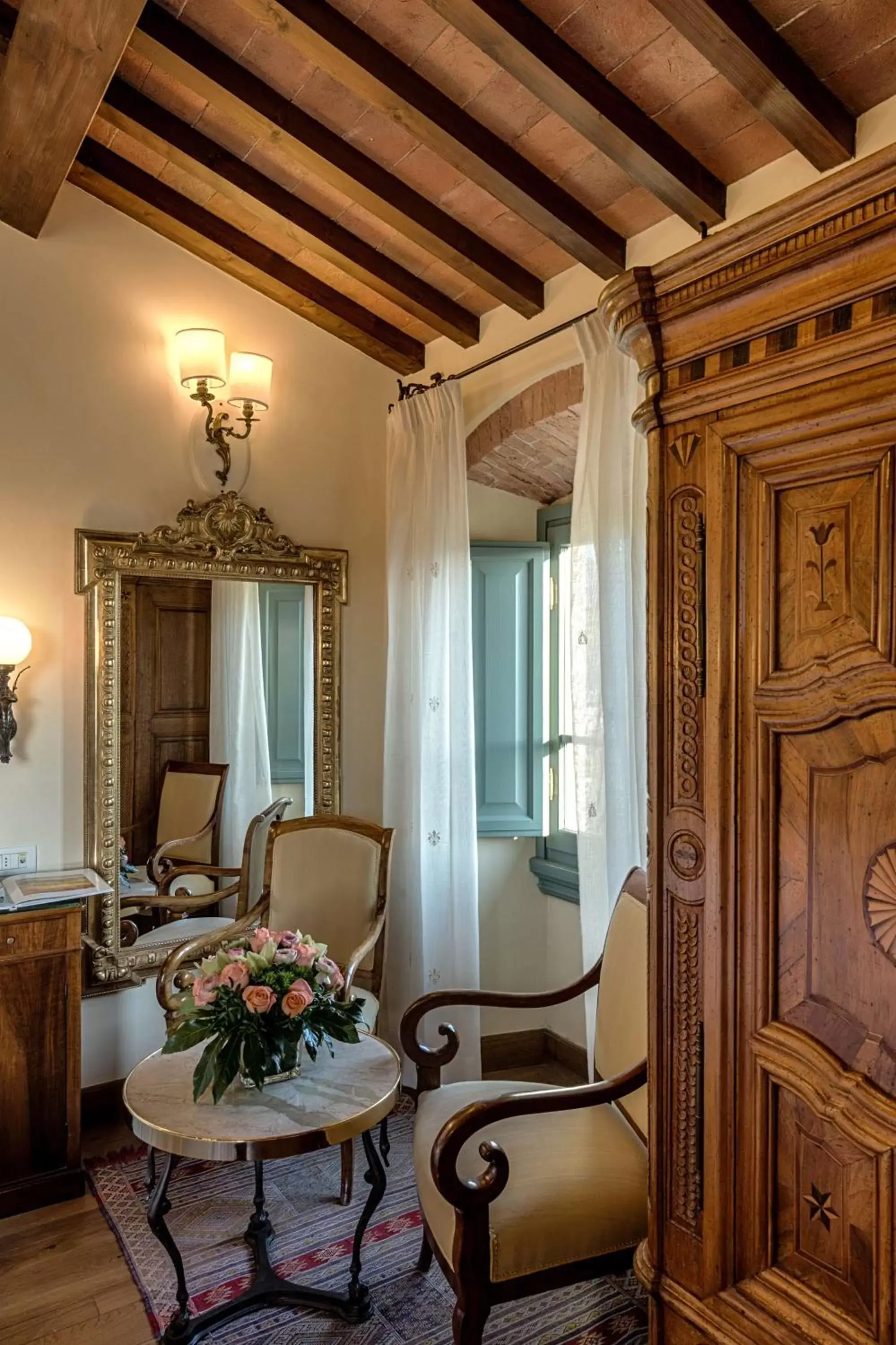 Bedroom, Dining Area in Hotel Mulino di Firenze - WorldHotels Crafted