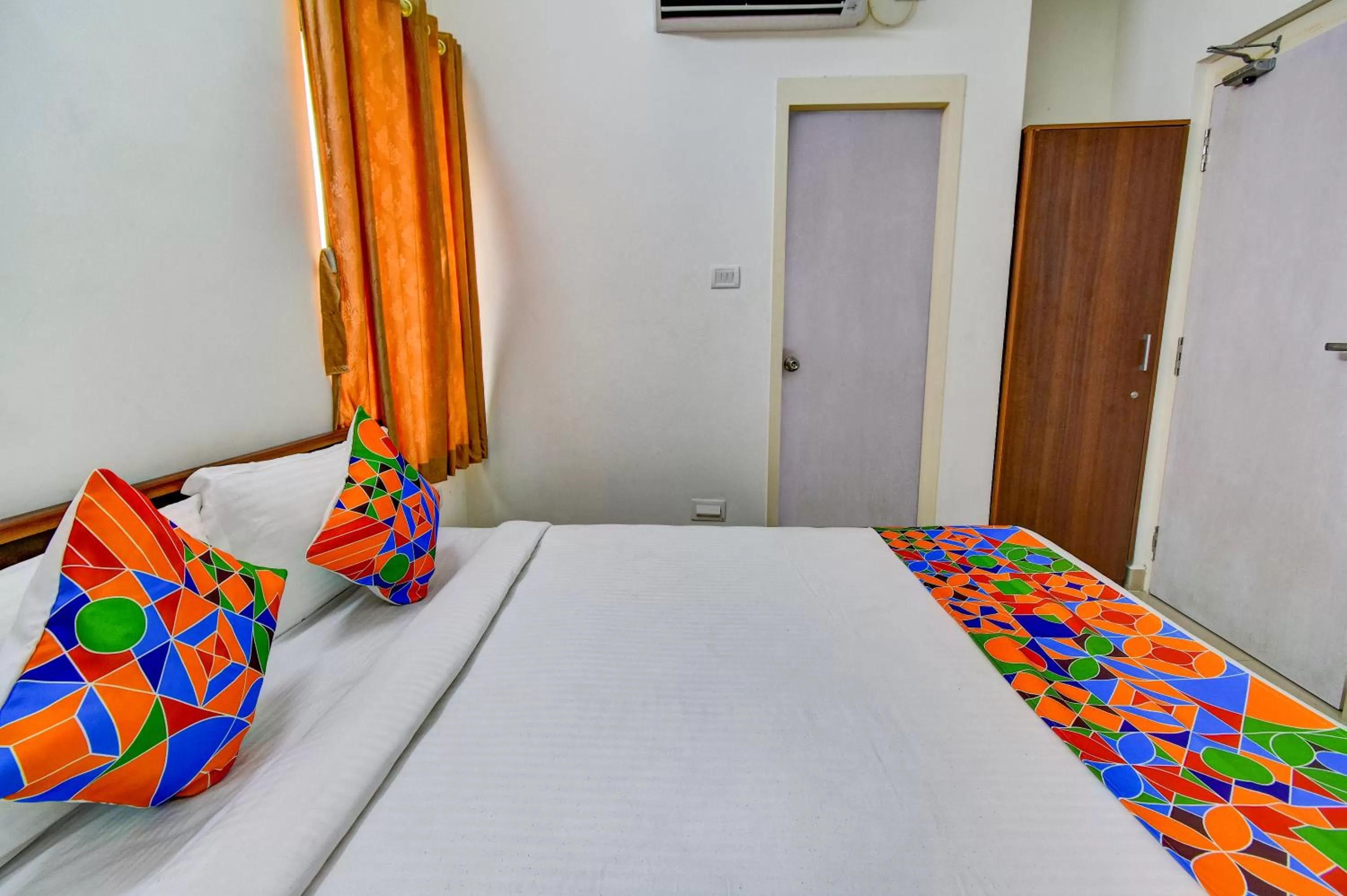 Bed in FabHotel PAS Residency - Nr Marina Beach