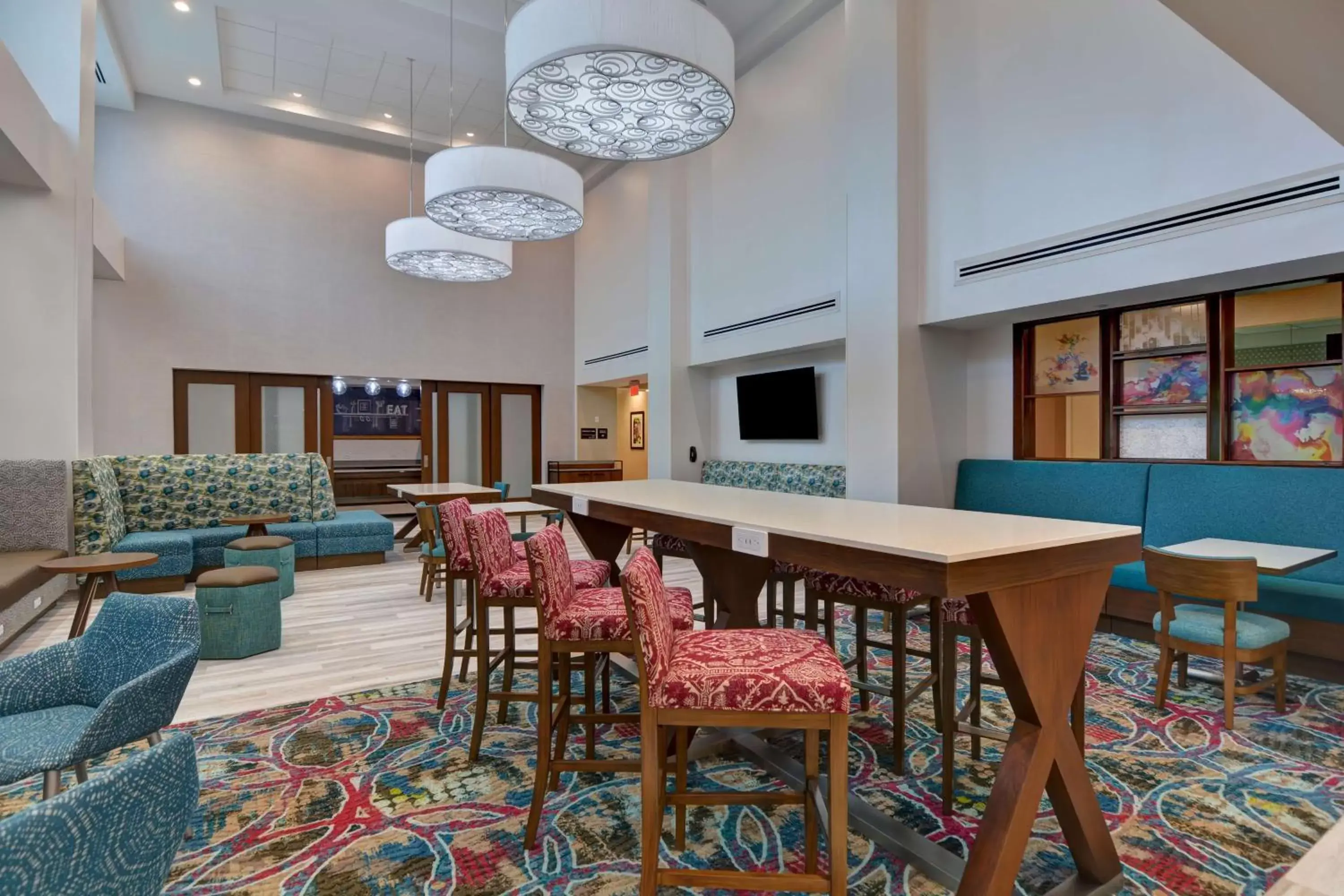 Dining area in Hampton Inn & Suites Tampa Riverview