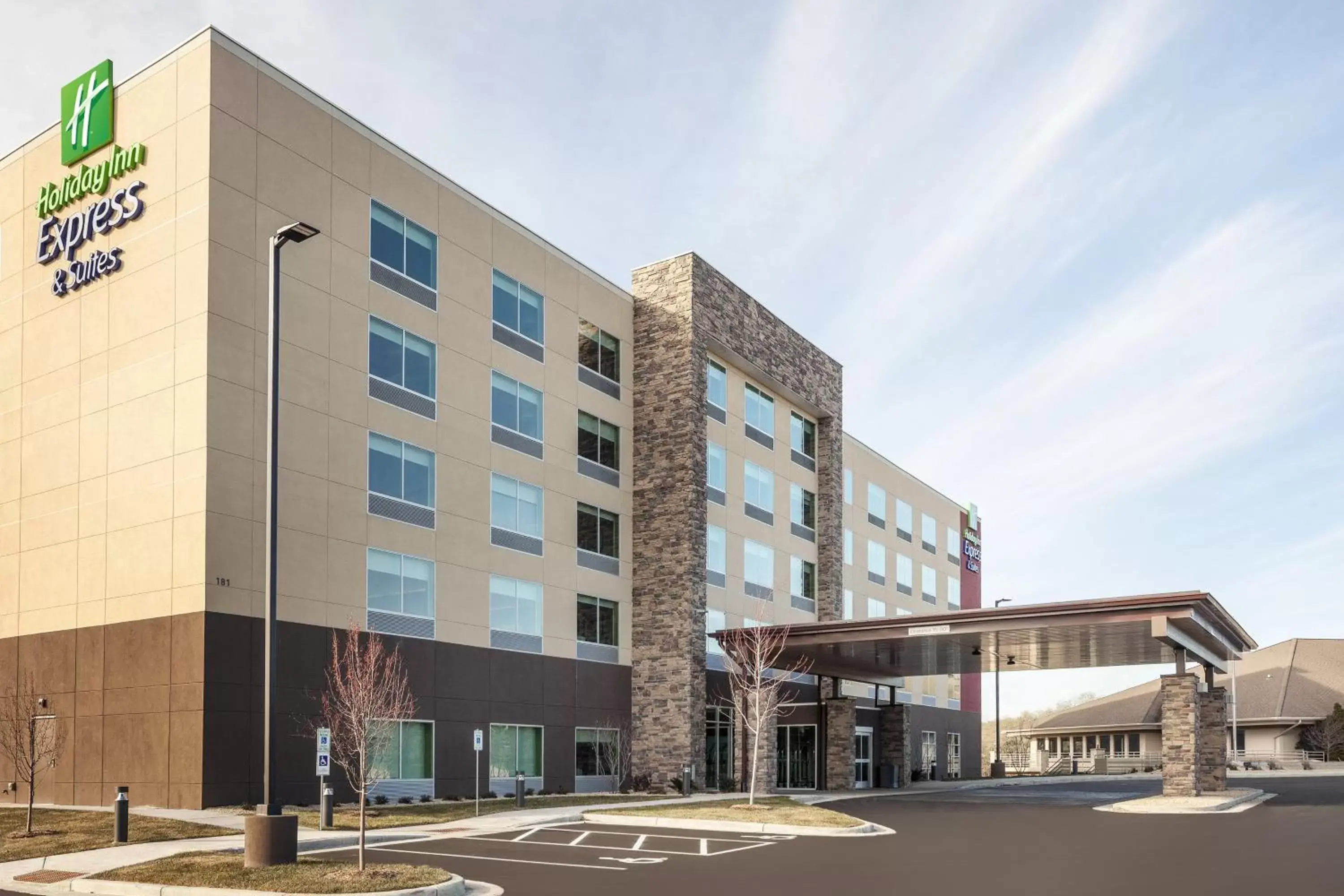 Property Building in Holiday Inn Express & Suites - Hudson I-94, an IHG Hotel