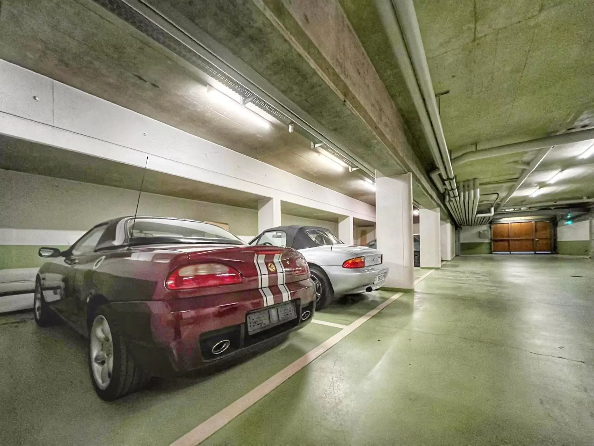 Parking in GuestHouse Lugano Center by LR