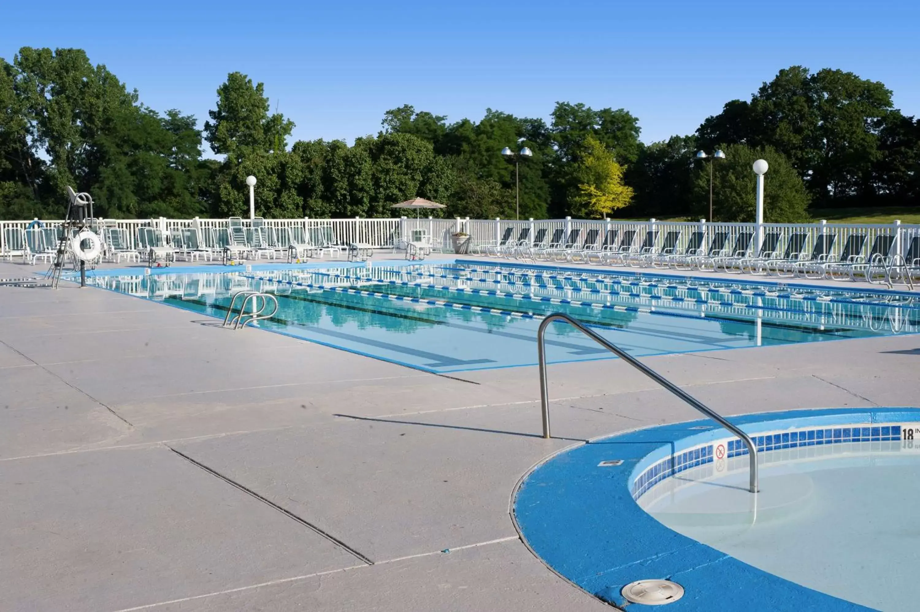 Pool view, Swimming Pool in DoubleTree by Hilton Hotel St. Louis - Chesterfield