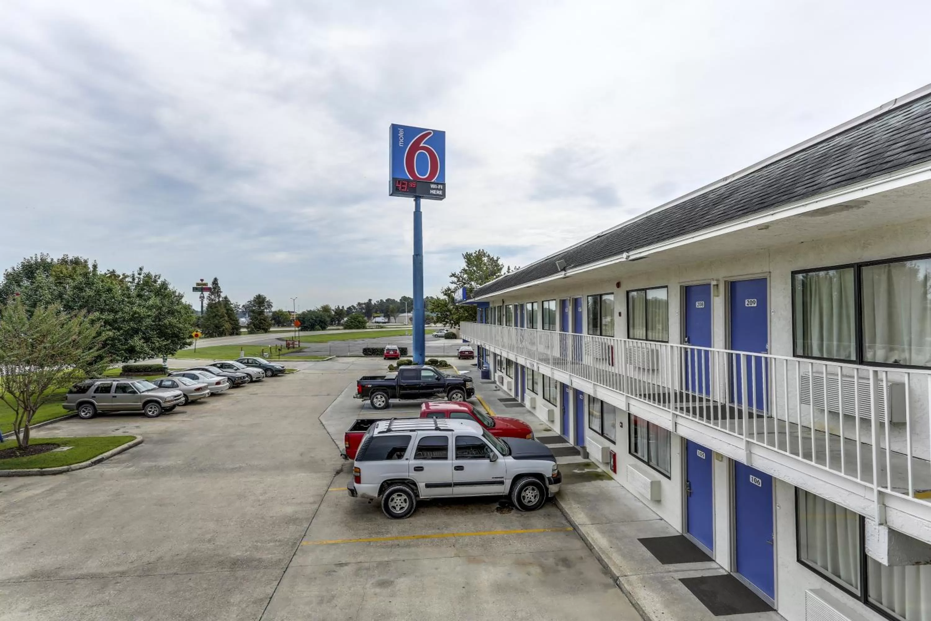 Property building in Motel 6-Port Allen, LA - Baton Rouge
