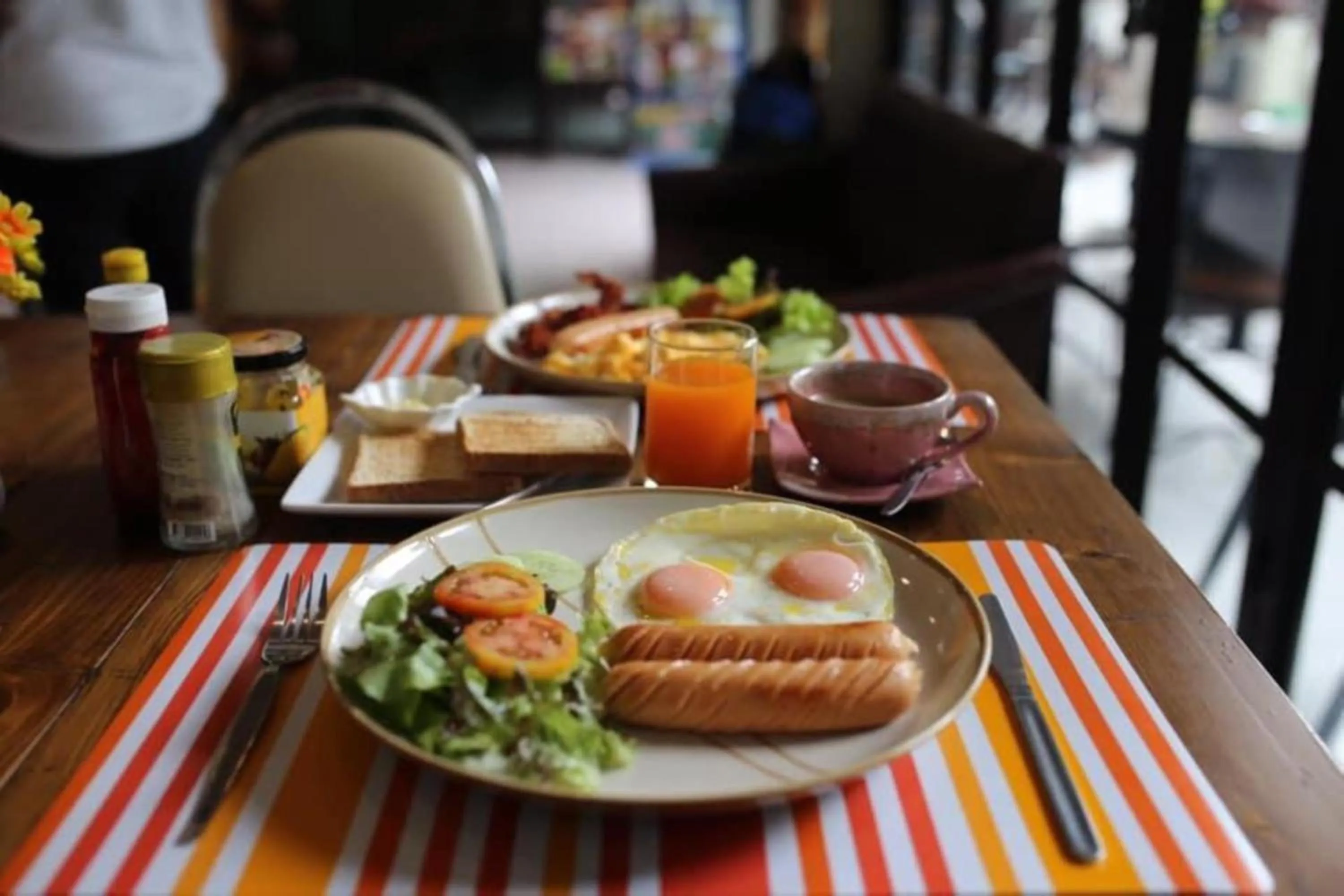 Food and drinks in What's Up Chiang Mai