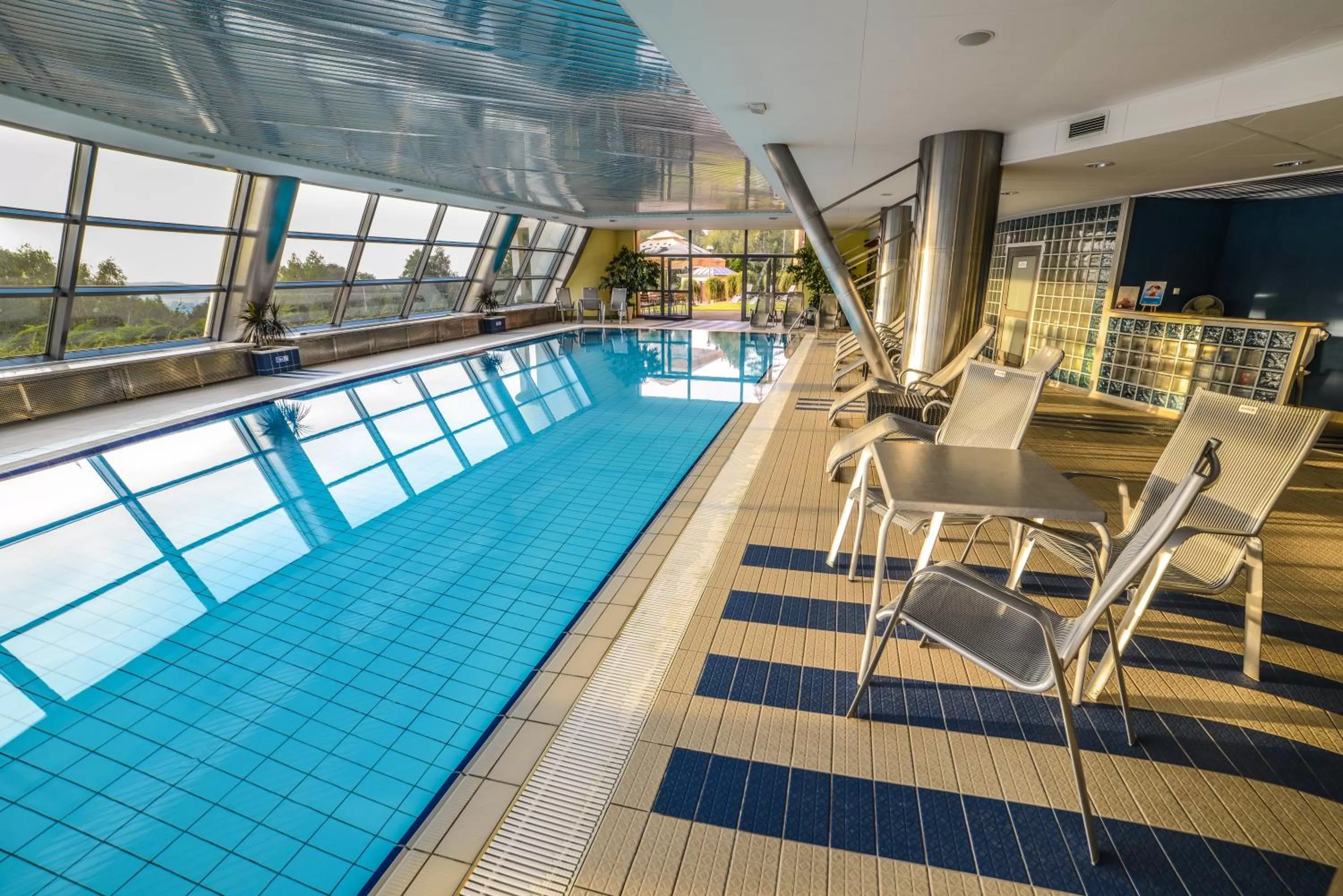 Swimming pool in Hotel Belweder