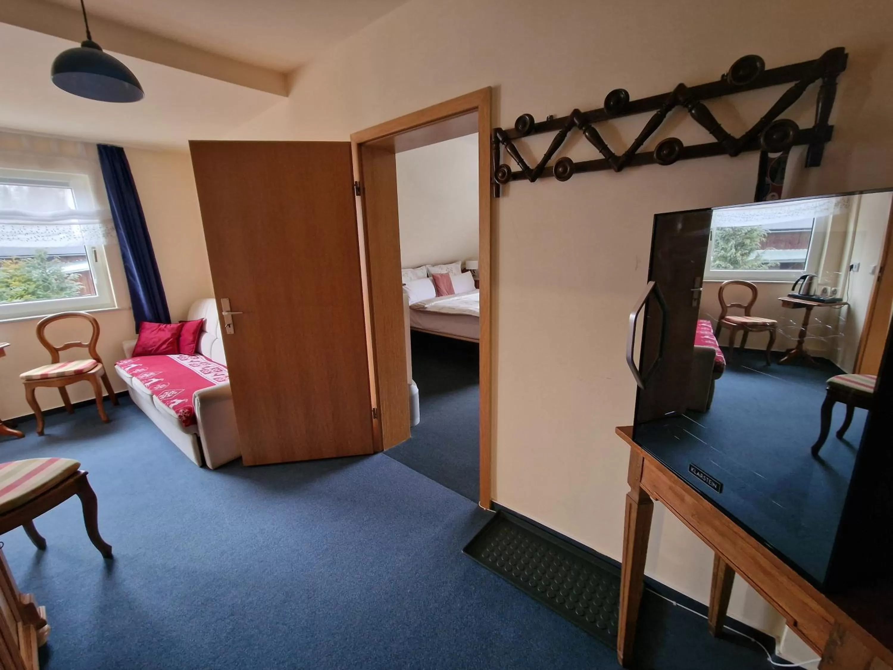 Photo of the whole room, TV/Entertainment Center in Hotel Elisabeth-Ilse