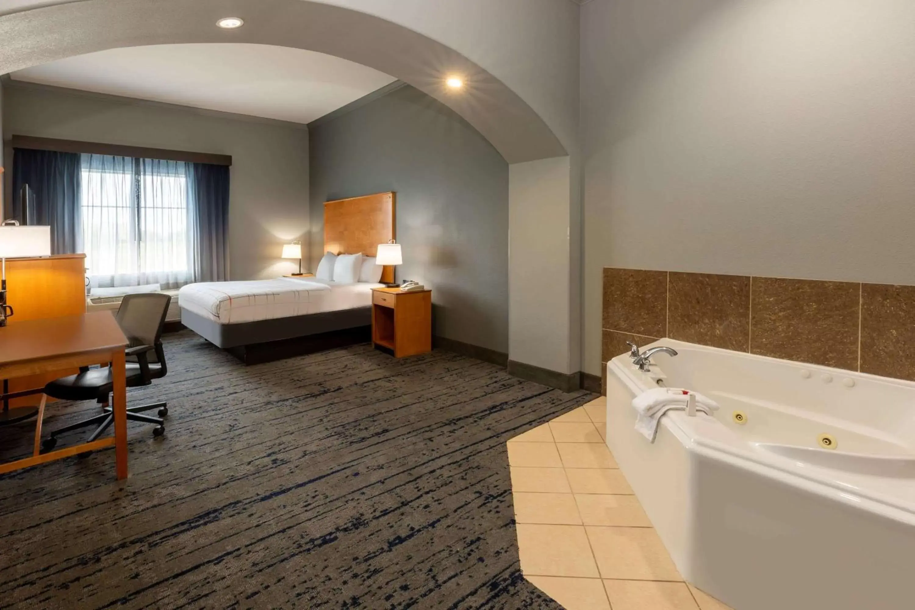 Photo of the whole room, Bathroom in La Quinta by Wyndham Bridgeport