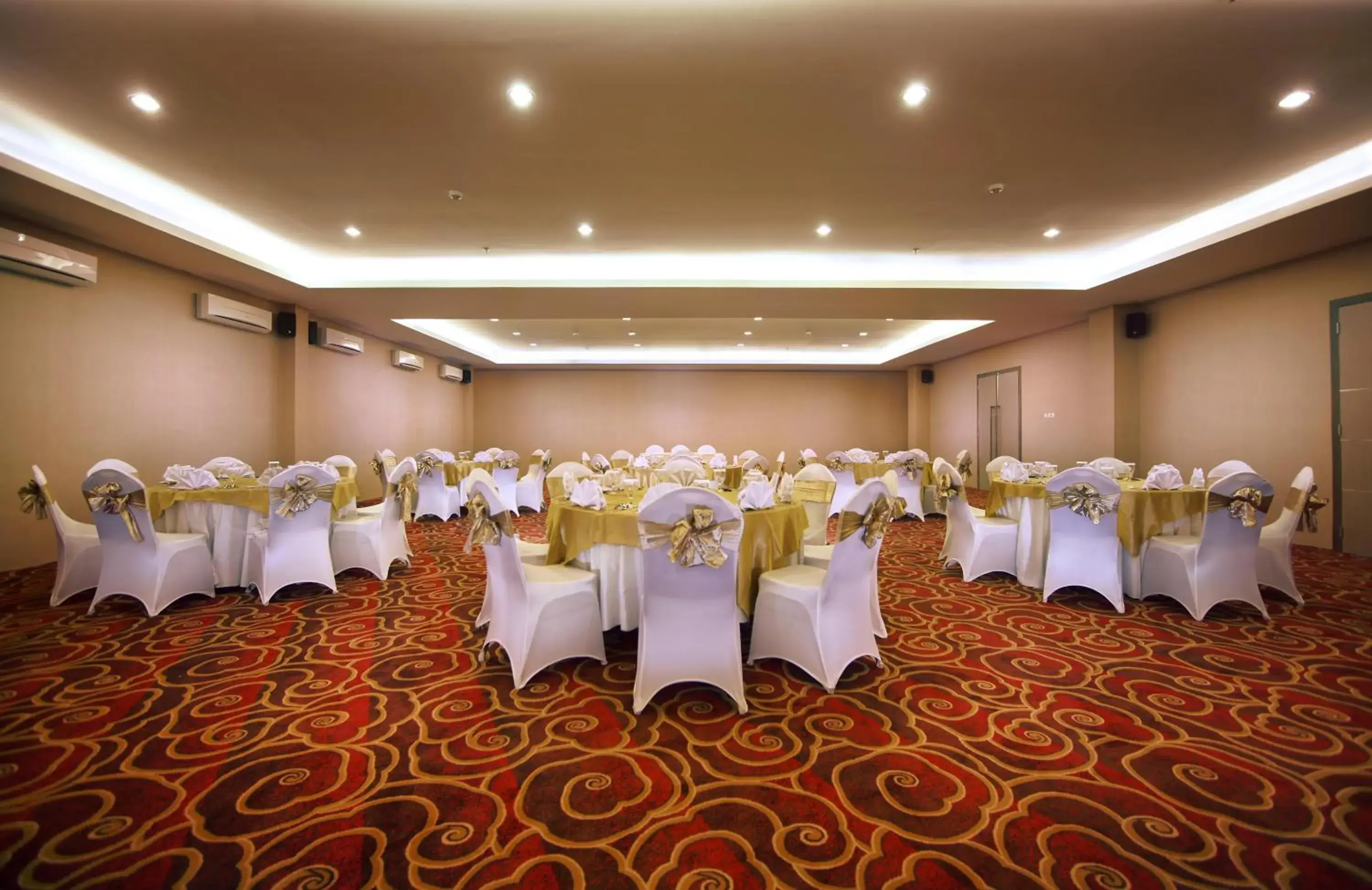 Banquet/Function facilities, Banquet Facilities in Hotel Neo Candi Semarang