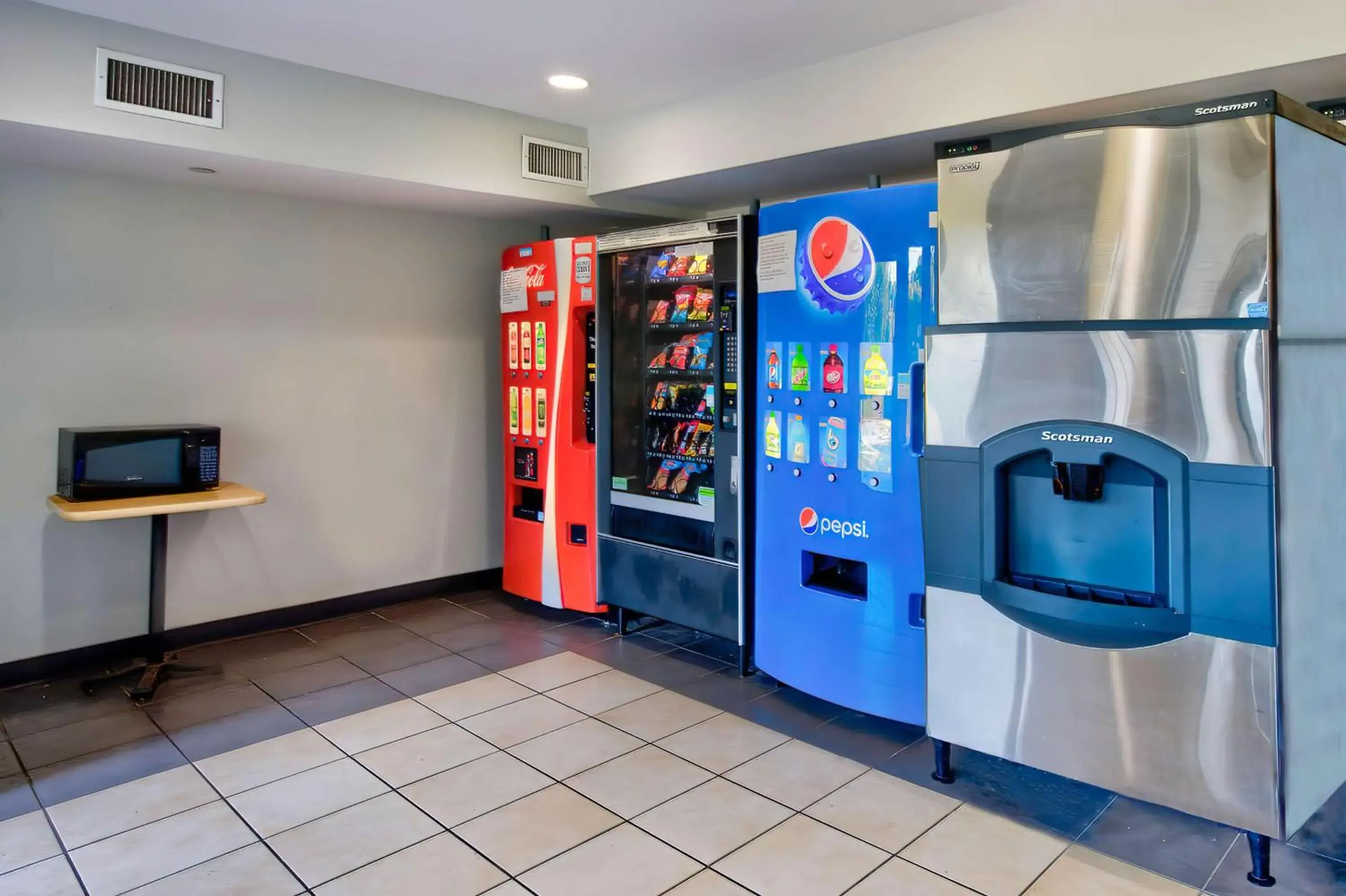 vending machine in Motel 6 Virginia Beach