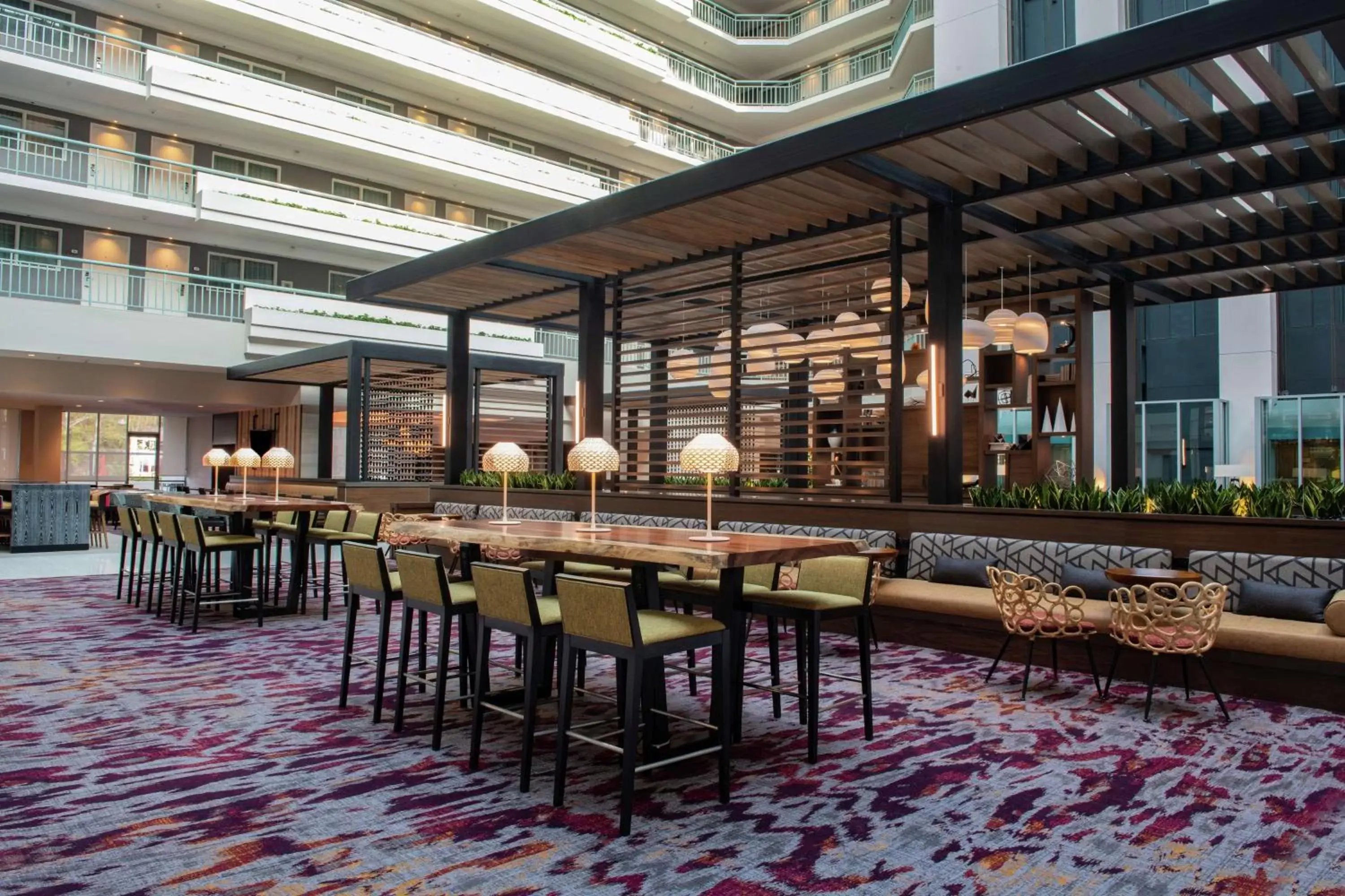 Lobby or reception, Restaurant/Places to Eat in Embassy Suites by Hilton Walnut Creek