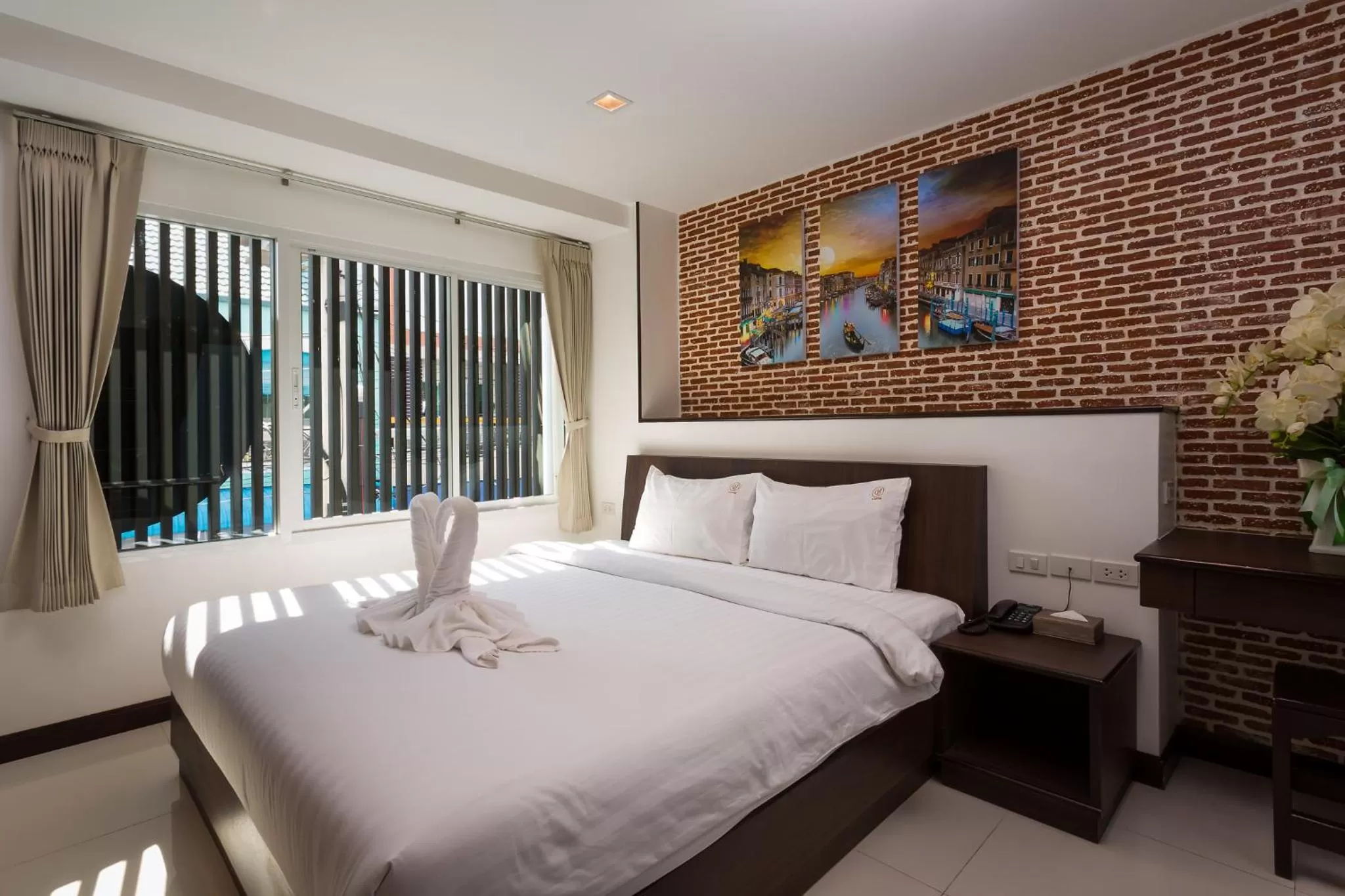 Photo of the whole room, Bed in U Hatyai Hotel