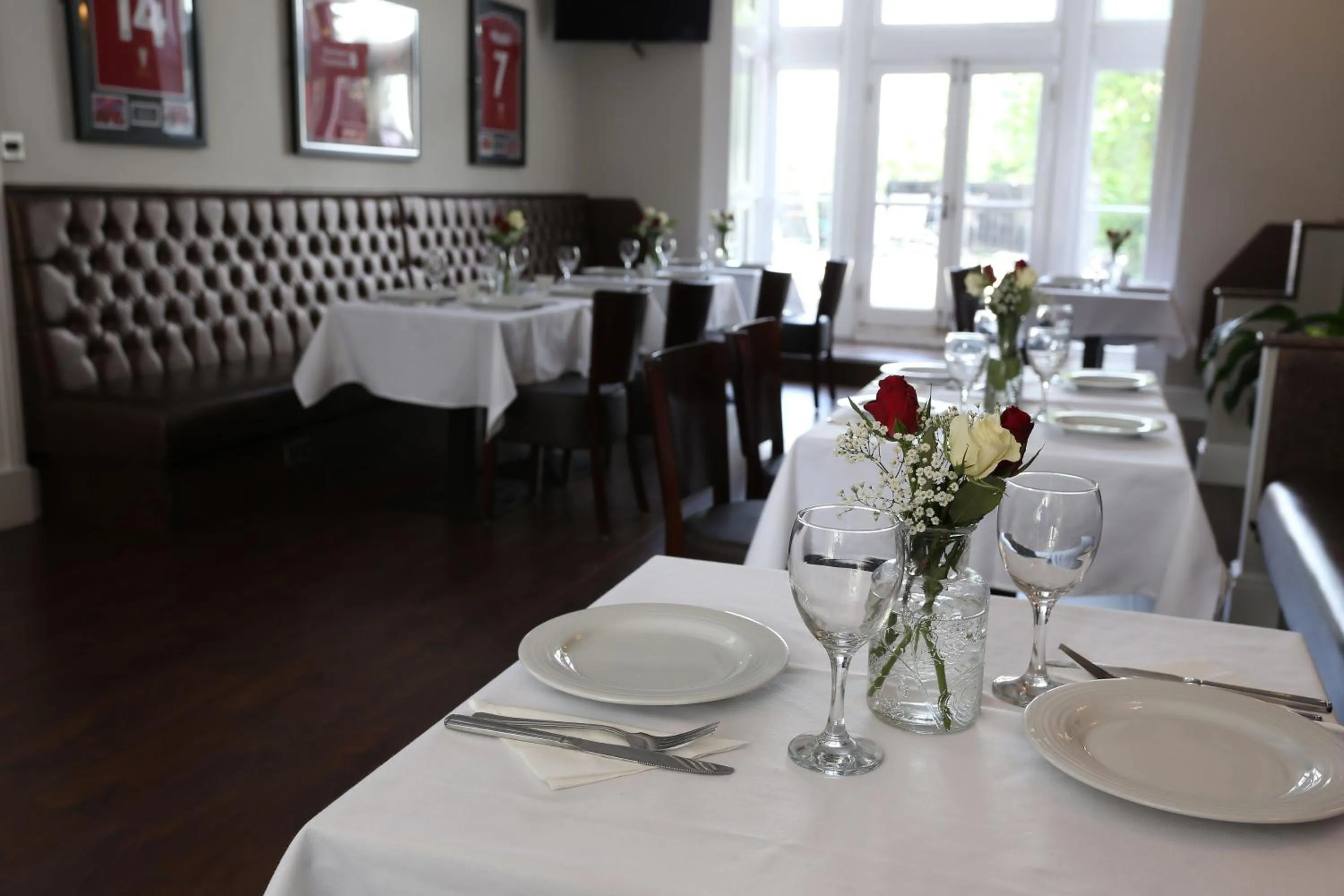 Restaurant/places to eat in Hotel Tia