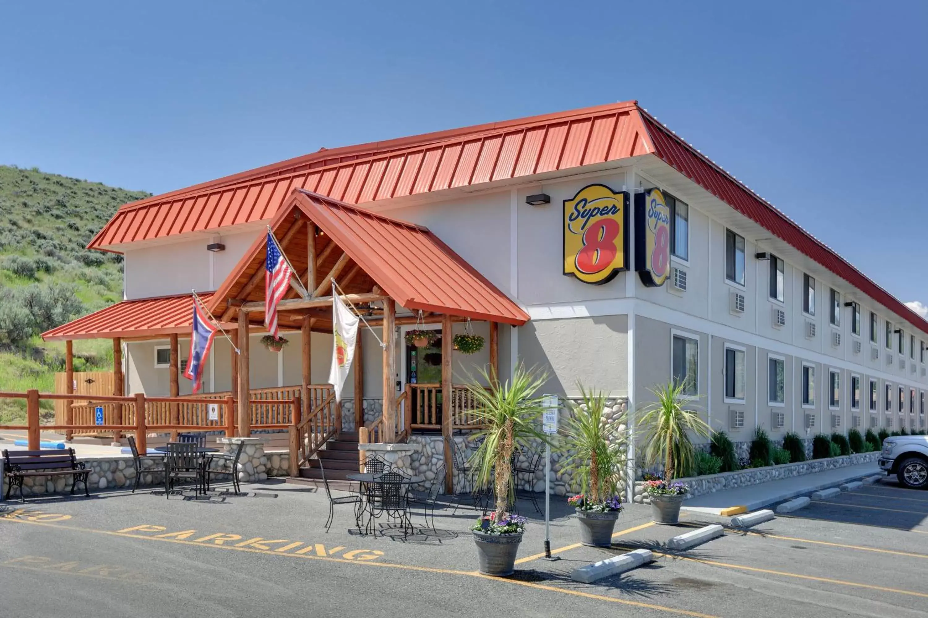 Property building in Super 8 by Wyndham Cody Property building in Super 8 by Wyndham Cody