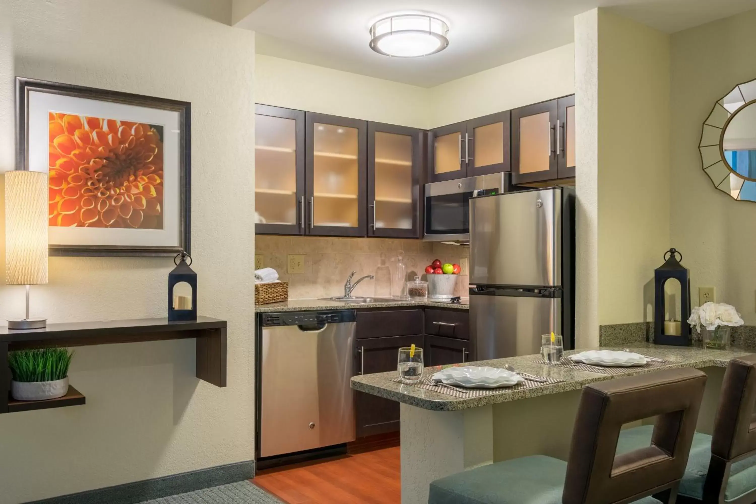 Photo of the whole room, Kitchen/Kitchenette in Staybridge Suites Wilmington - Brandywine Valley, an IHG Hotel