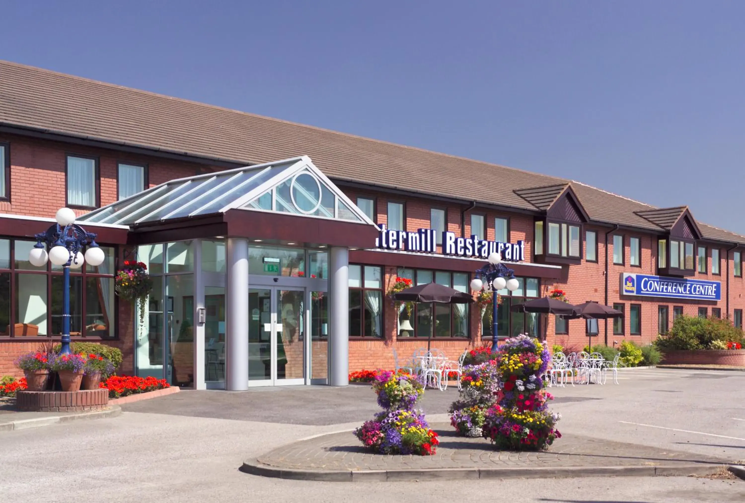 Facade/entrance, Property Building in Best Western Plus Milford Hotel