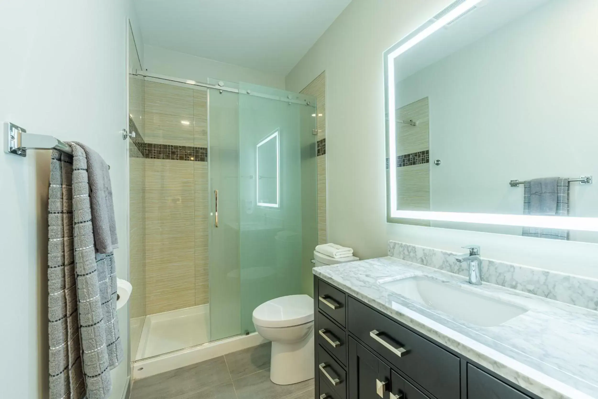 Bathroom in Quality Inn Sunshine Suites
