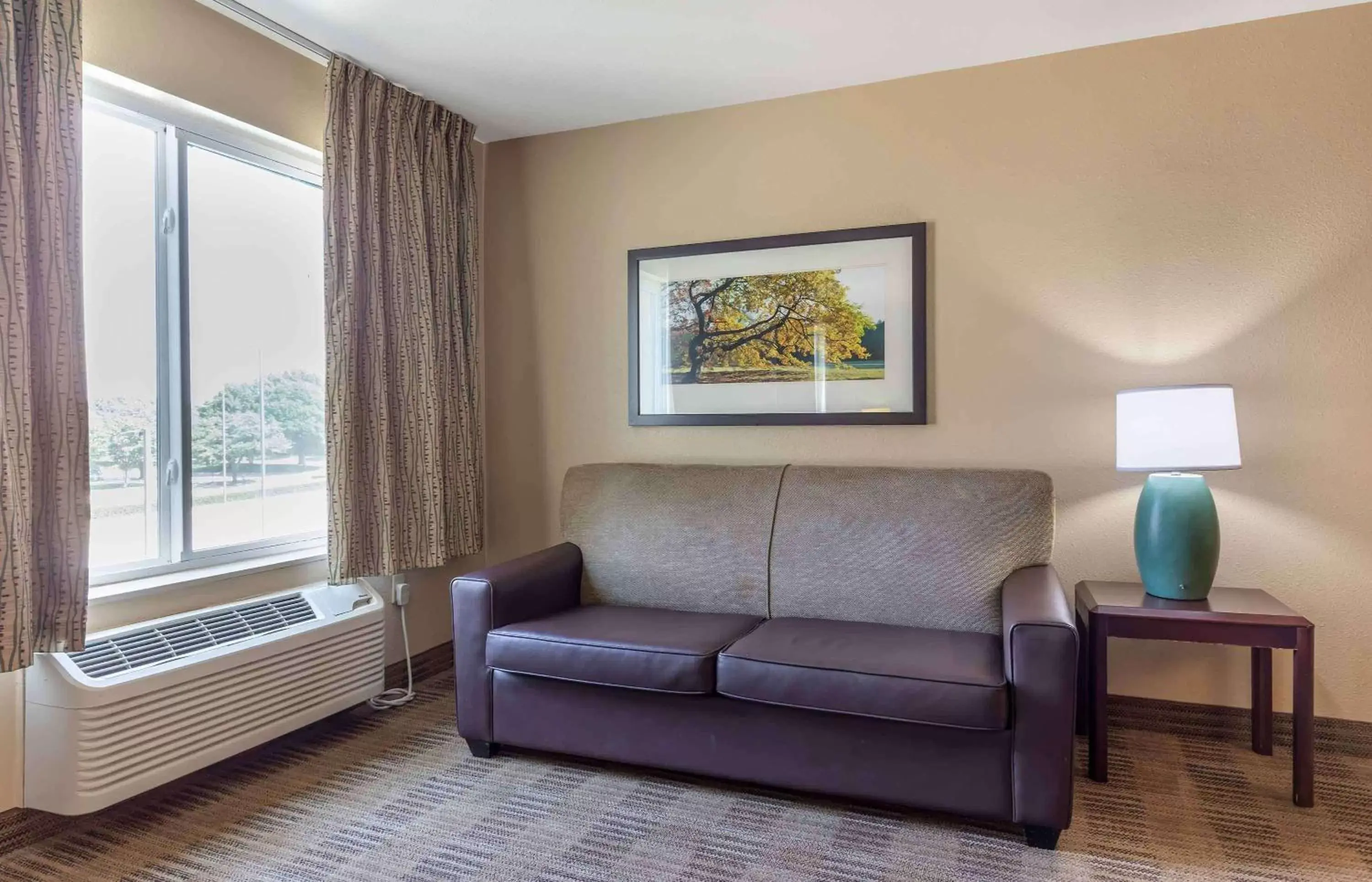 Bedroom, Seating Area in Extended Stay America Suites - Washington, DC - Fairfax - Fair Oaks