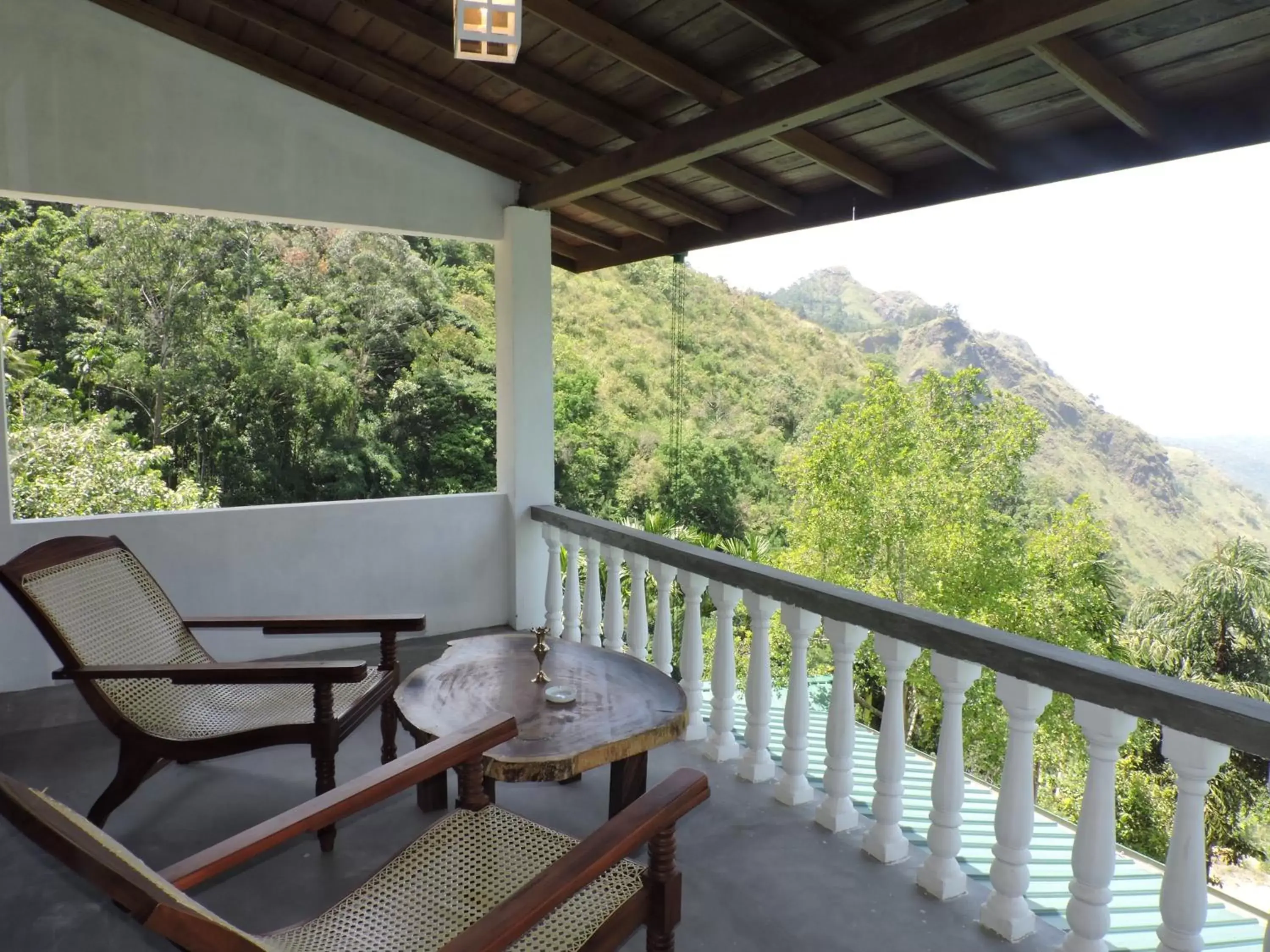 Mountain view, Balcony/Terrace in Misty Hills Ella Resort