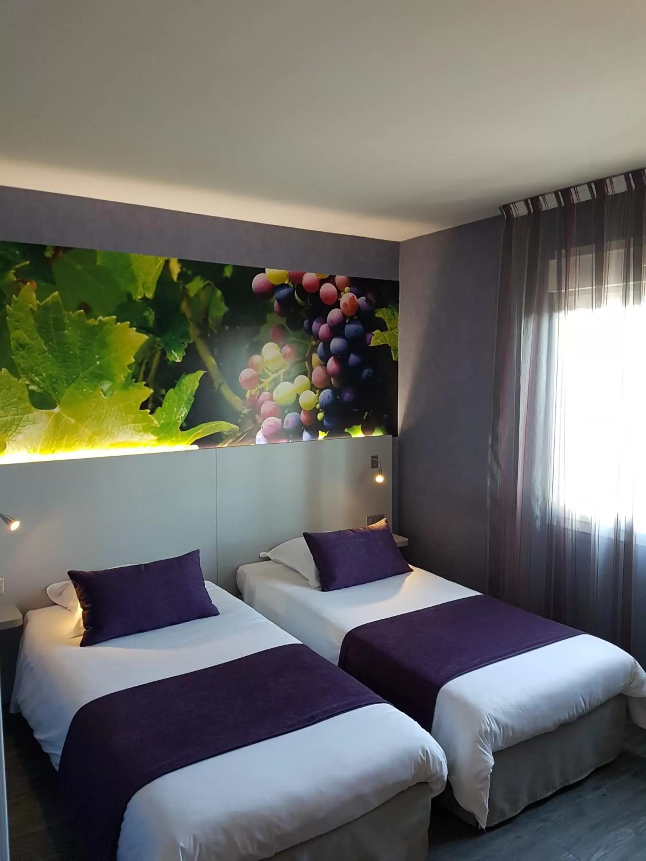 Bedroom, Bed in LOGIS Hotel l'Escargotière Dijon Sud - Chenove