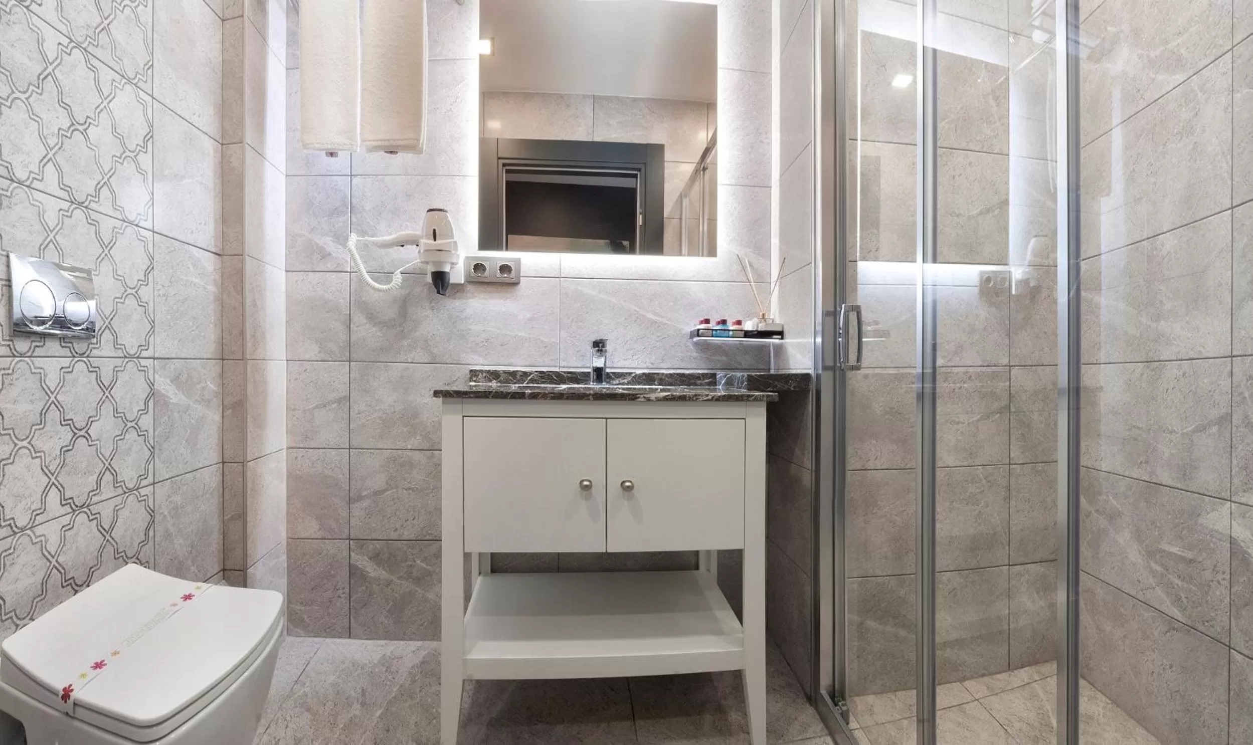 Bathroom in Last Vita