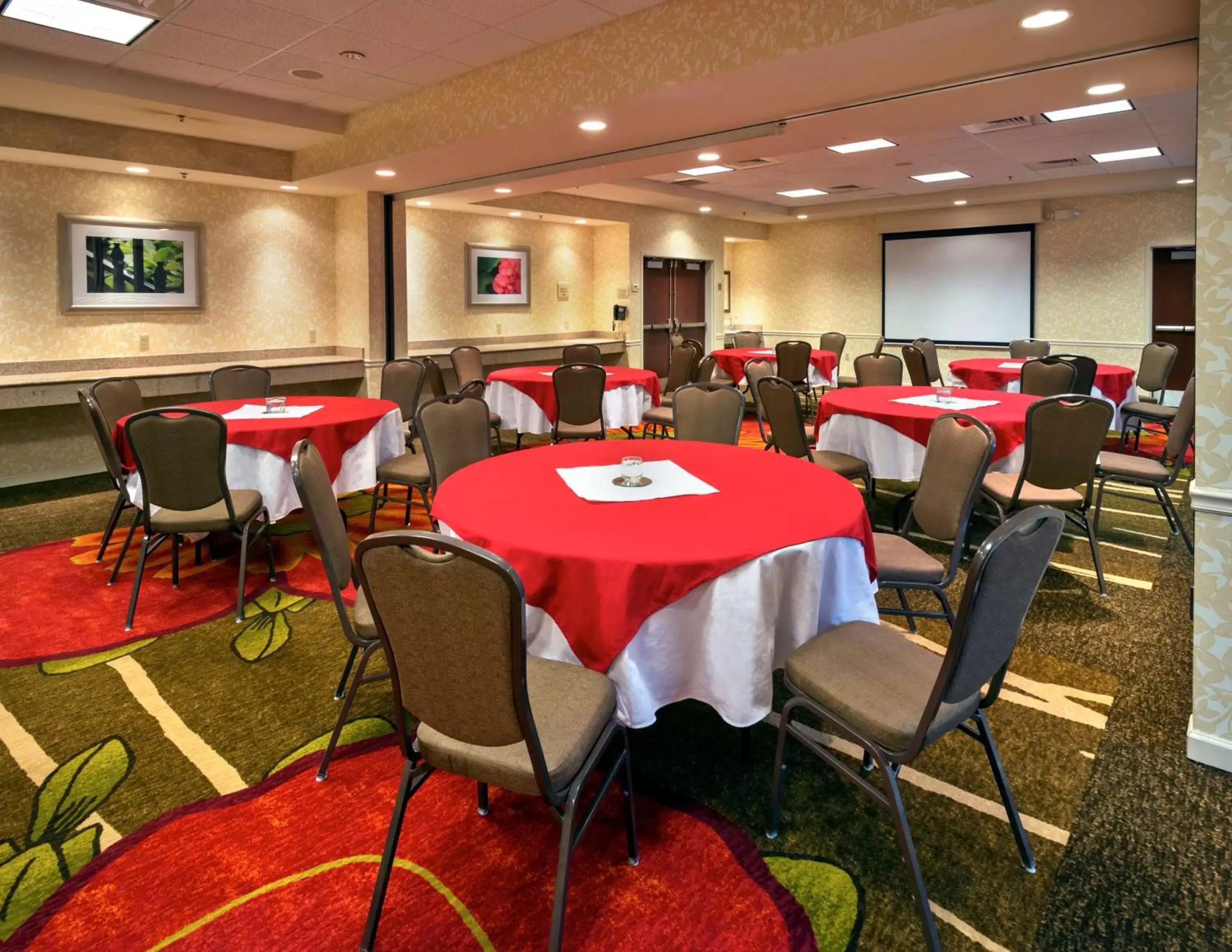 Meeting/conference room, Restaurant/Places to Eat in Hilton Garden Inn Montgomery East
