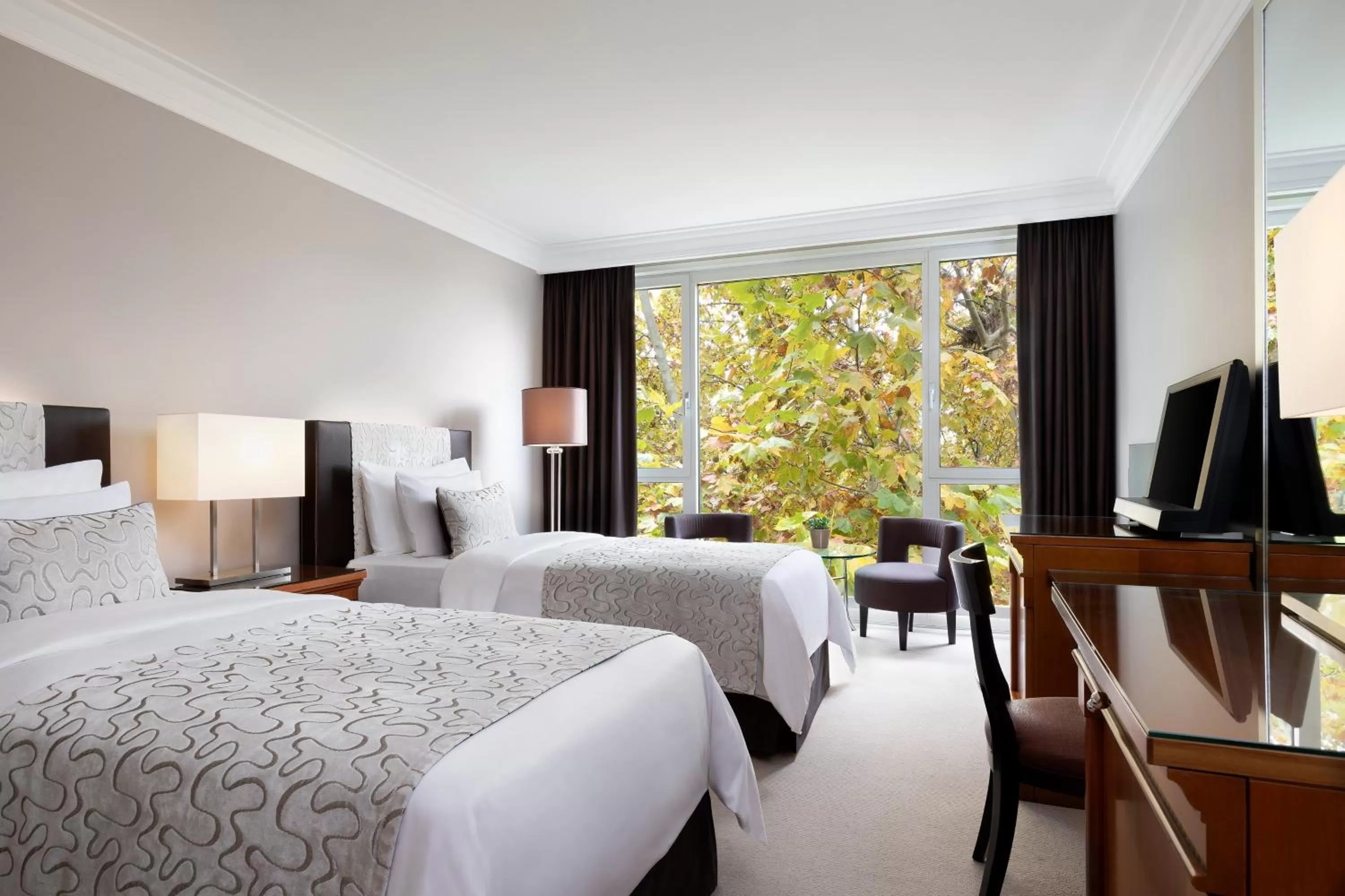 Superior Double Room with 2 Twin Beds with City View in Hotel President Wilson, a Luxury Collection Hotel, Geneva