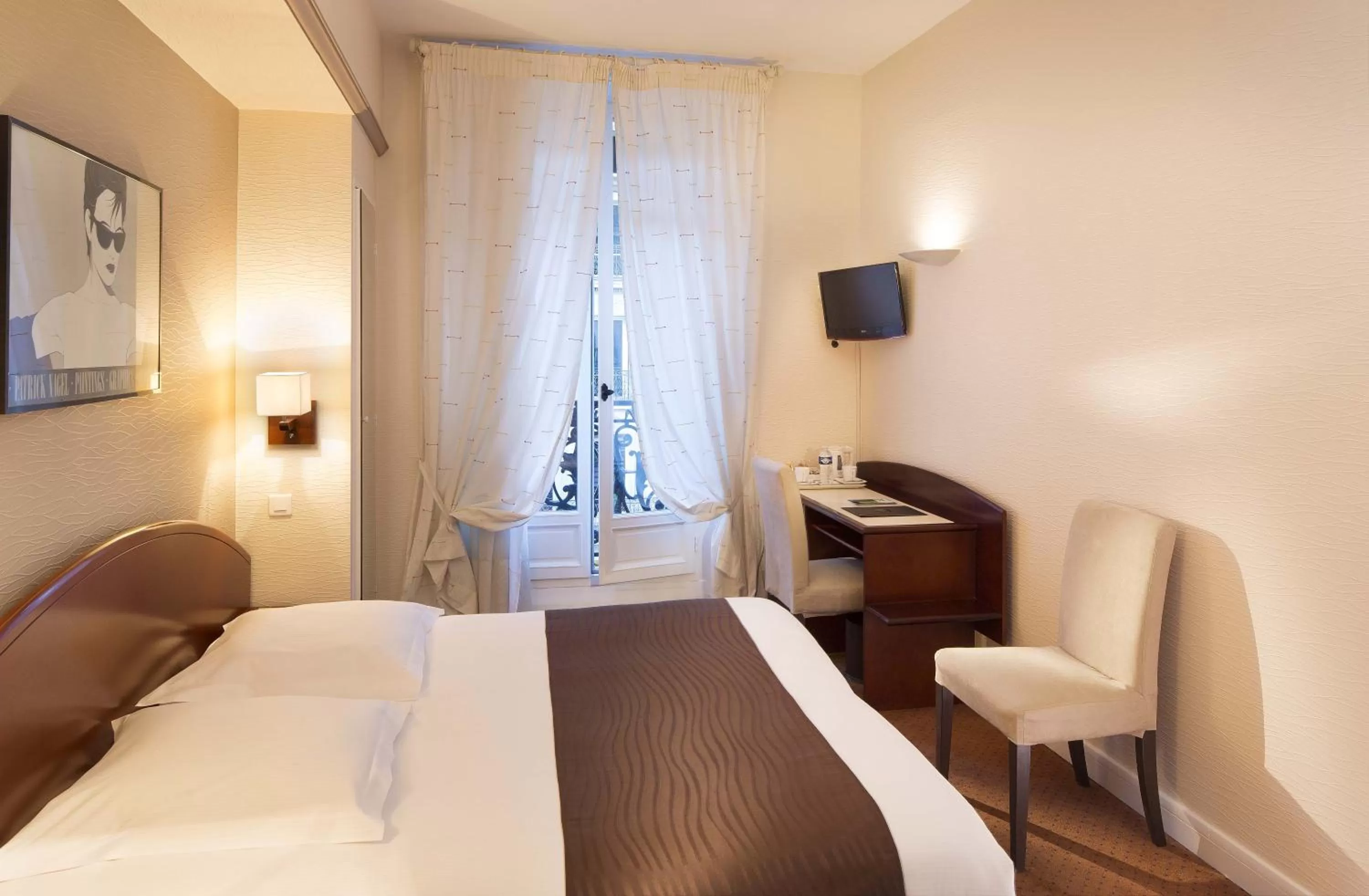 Bedroom, Bed in Excelsior Opera