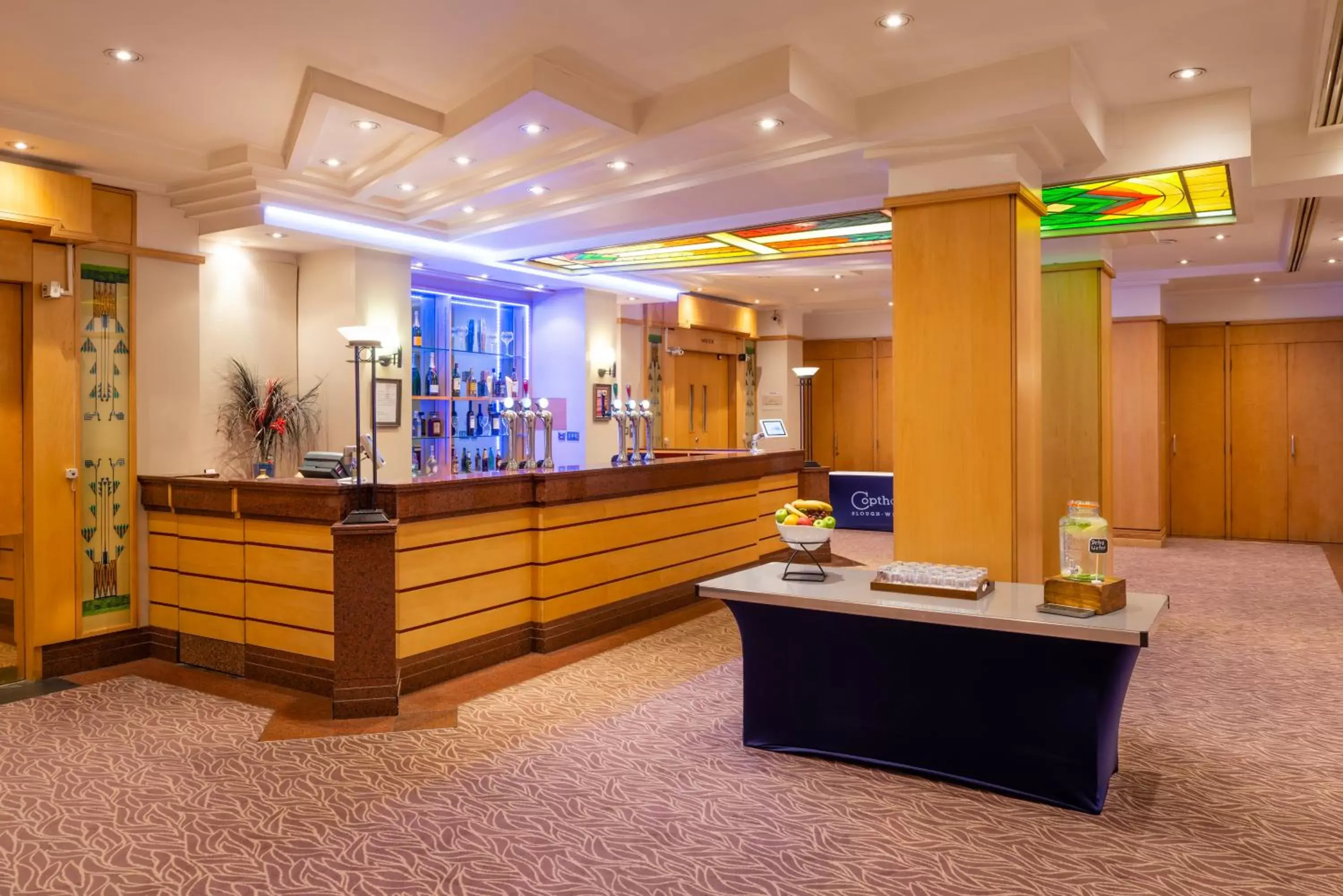 Lounge or bar, Lobby/Reception in Copthorne Hotel Slough Windsor
