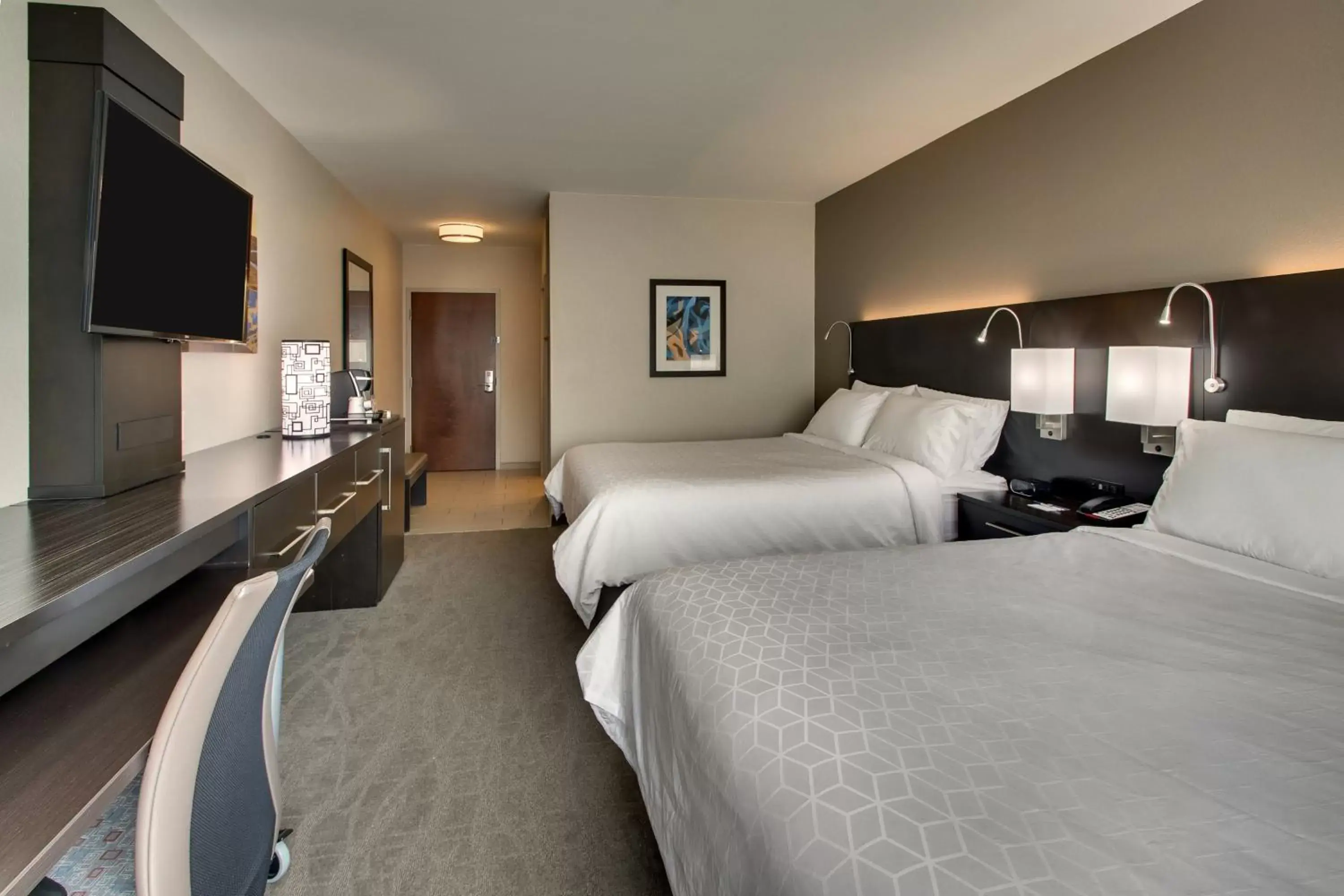 Photo of the whole room, Bed in Holiday Inn Express & Suites Lancaster East - Strasburg, an IHG Hotel