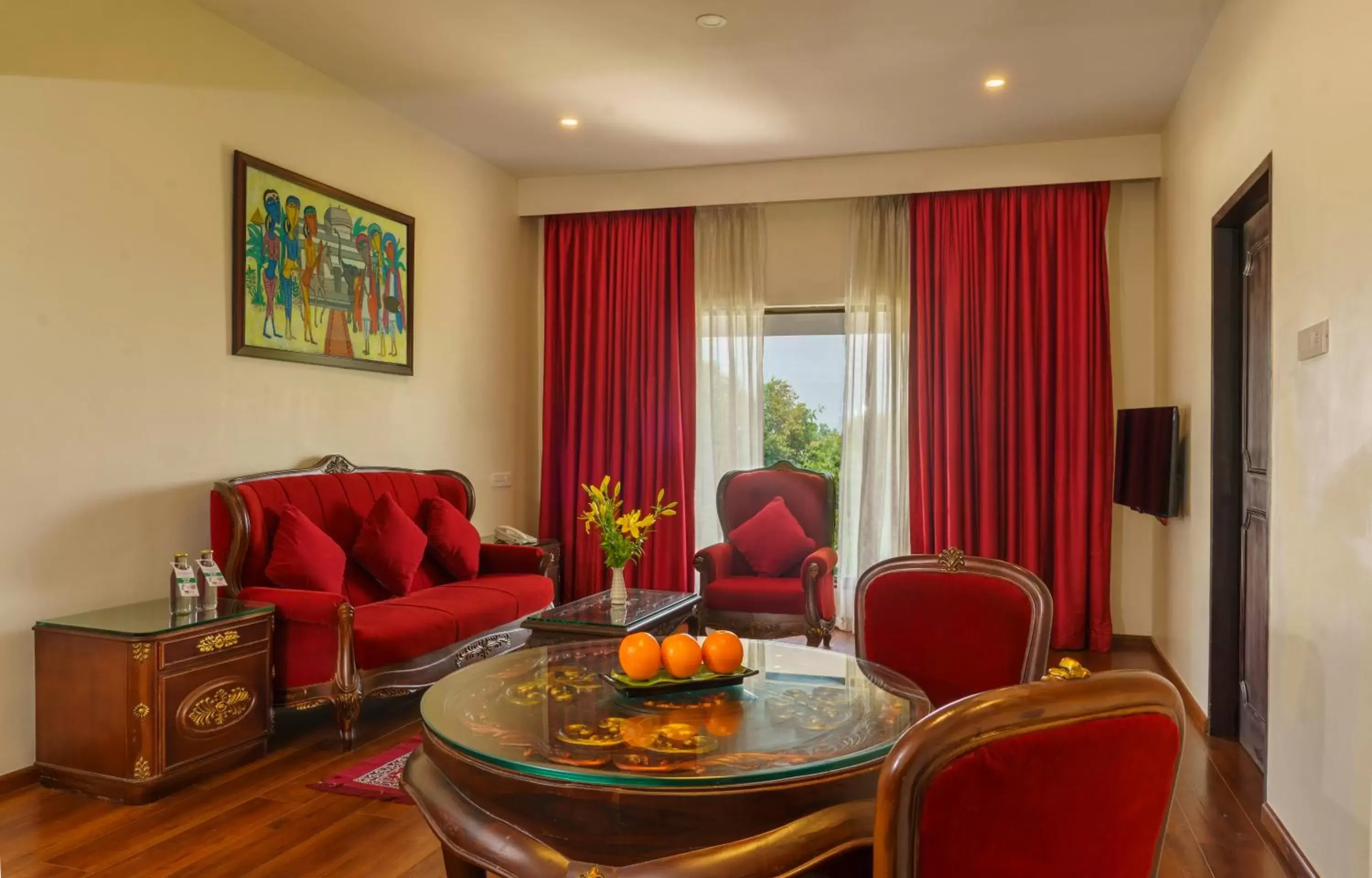 Living room, Seating Area in Fortune Pandiyan Hotel, Madurai - Member ITC's Hotel Group