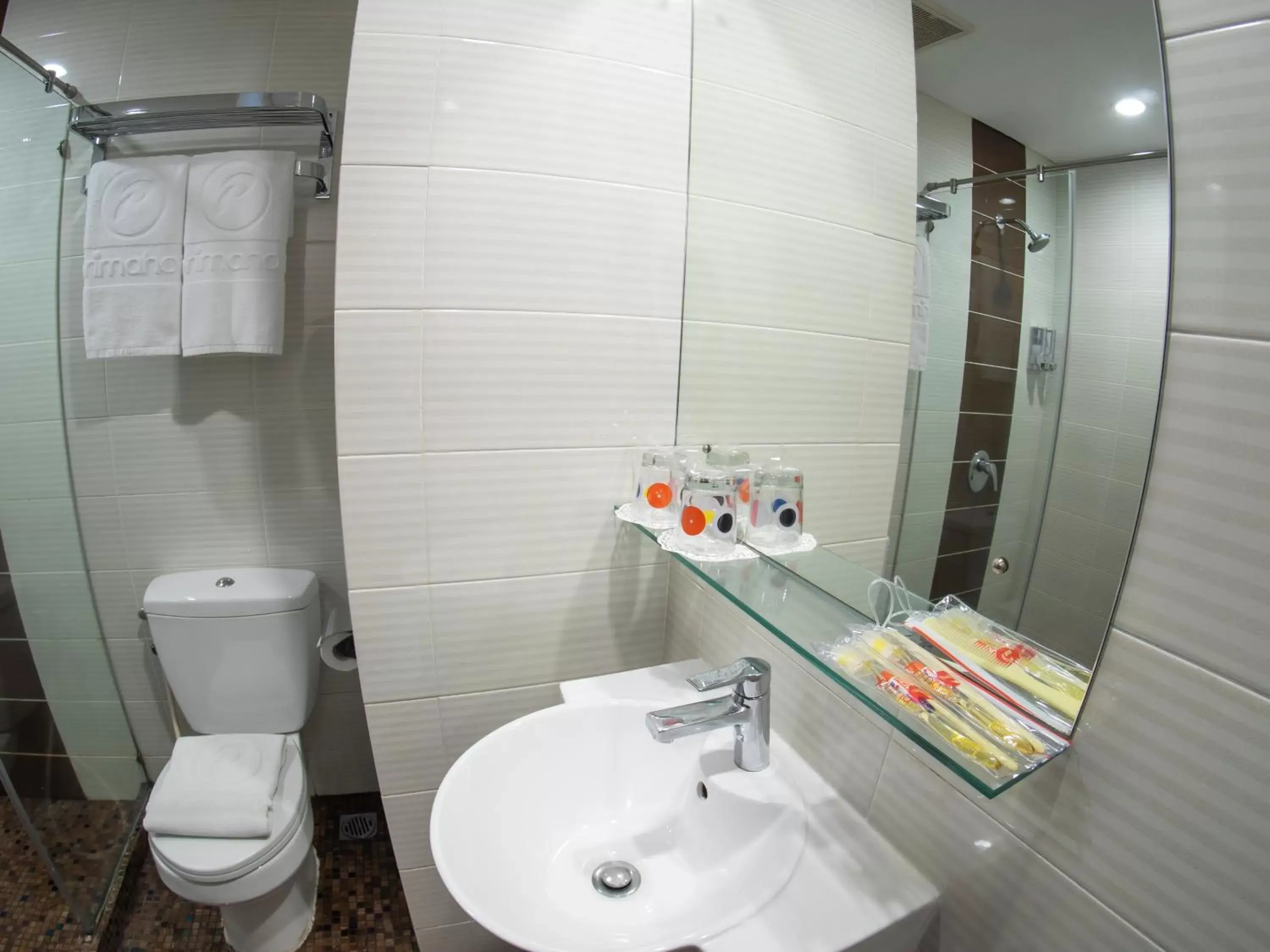 Bathroom in d'primahotel WTC Mangga Dua