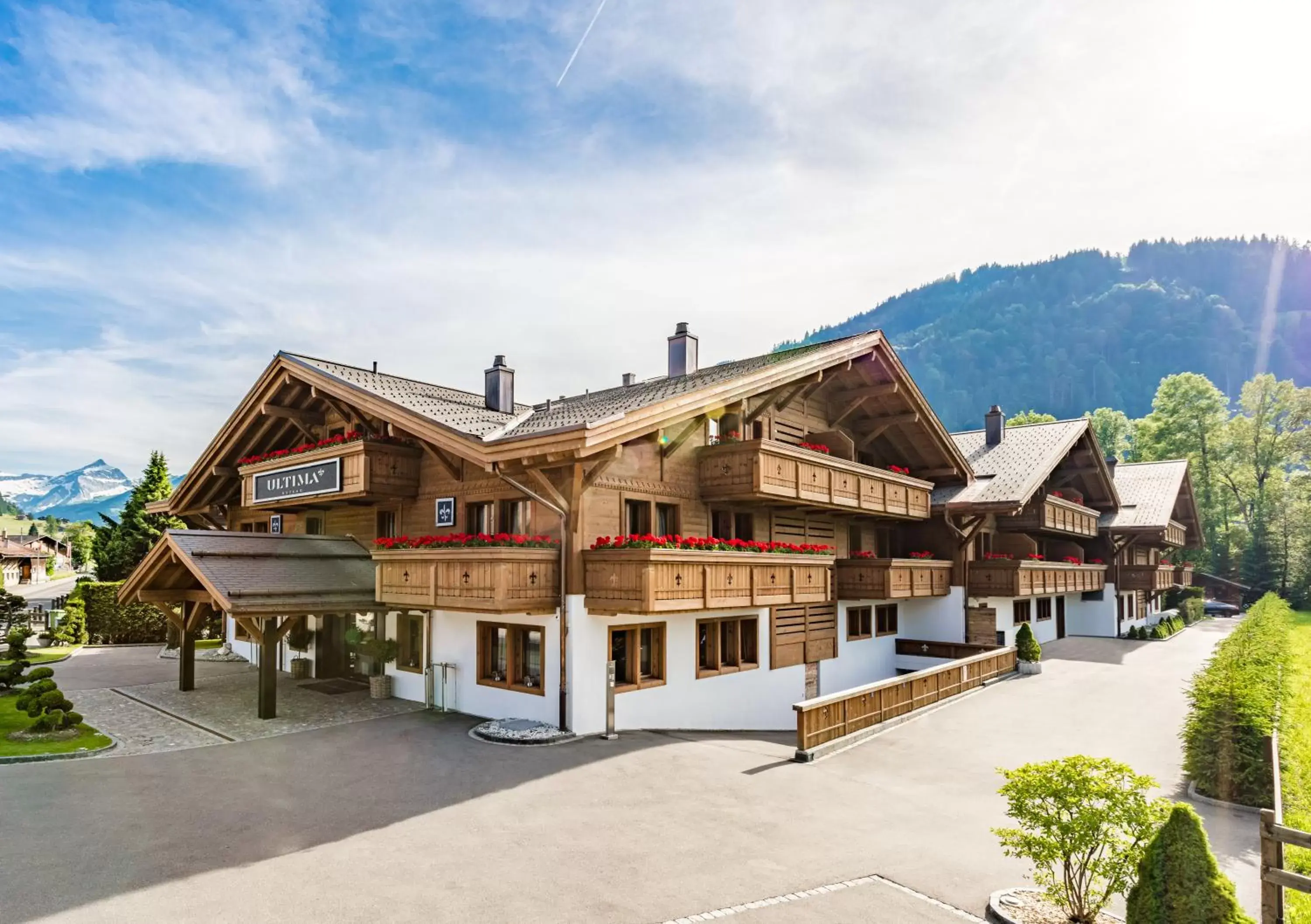 Summer, Property Building in Ultima Gstaad