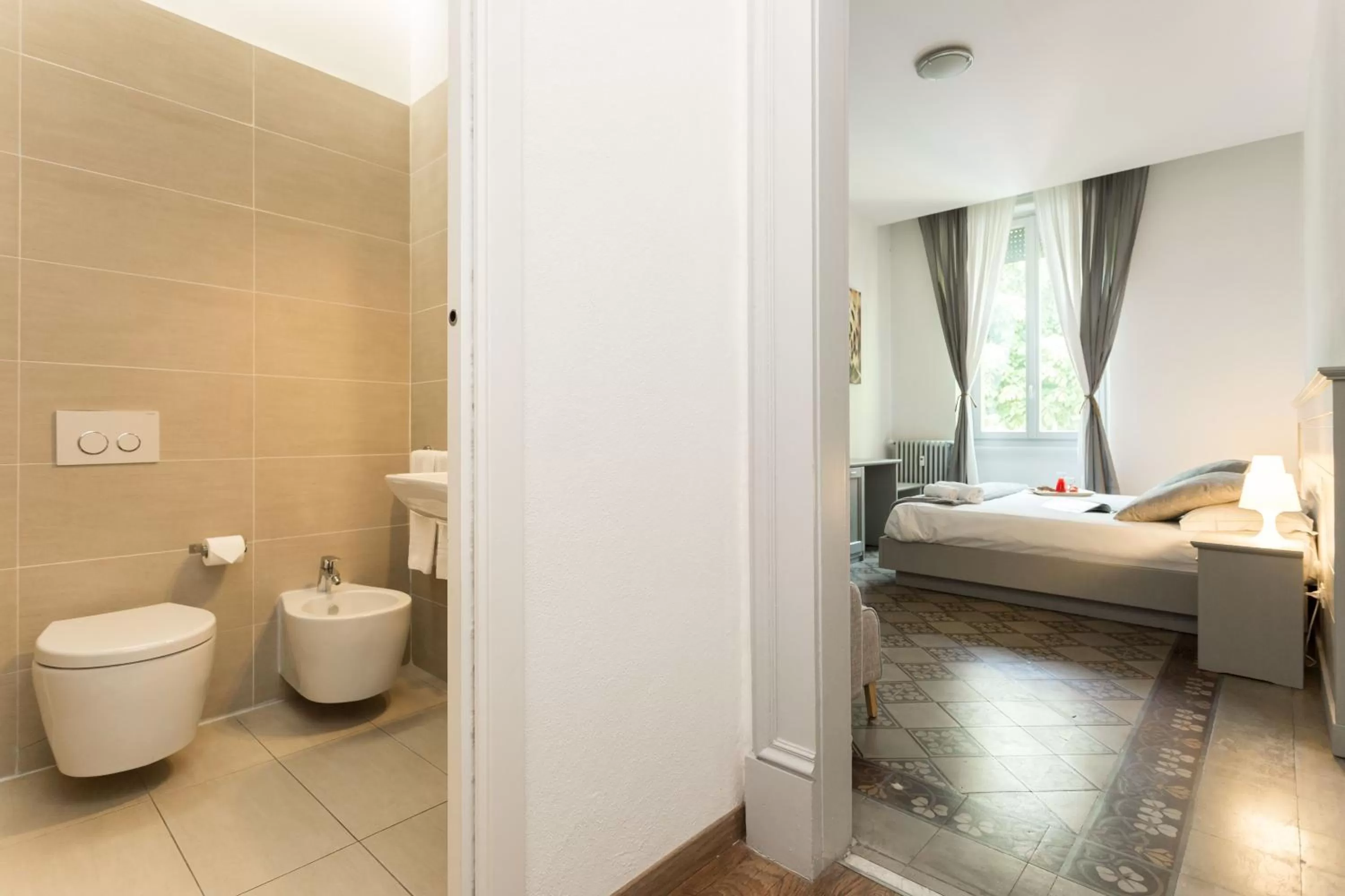 Bed in The Leoncino Hotel