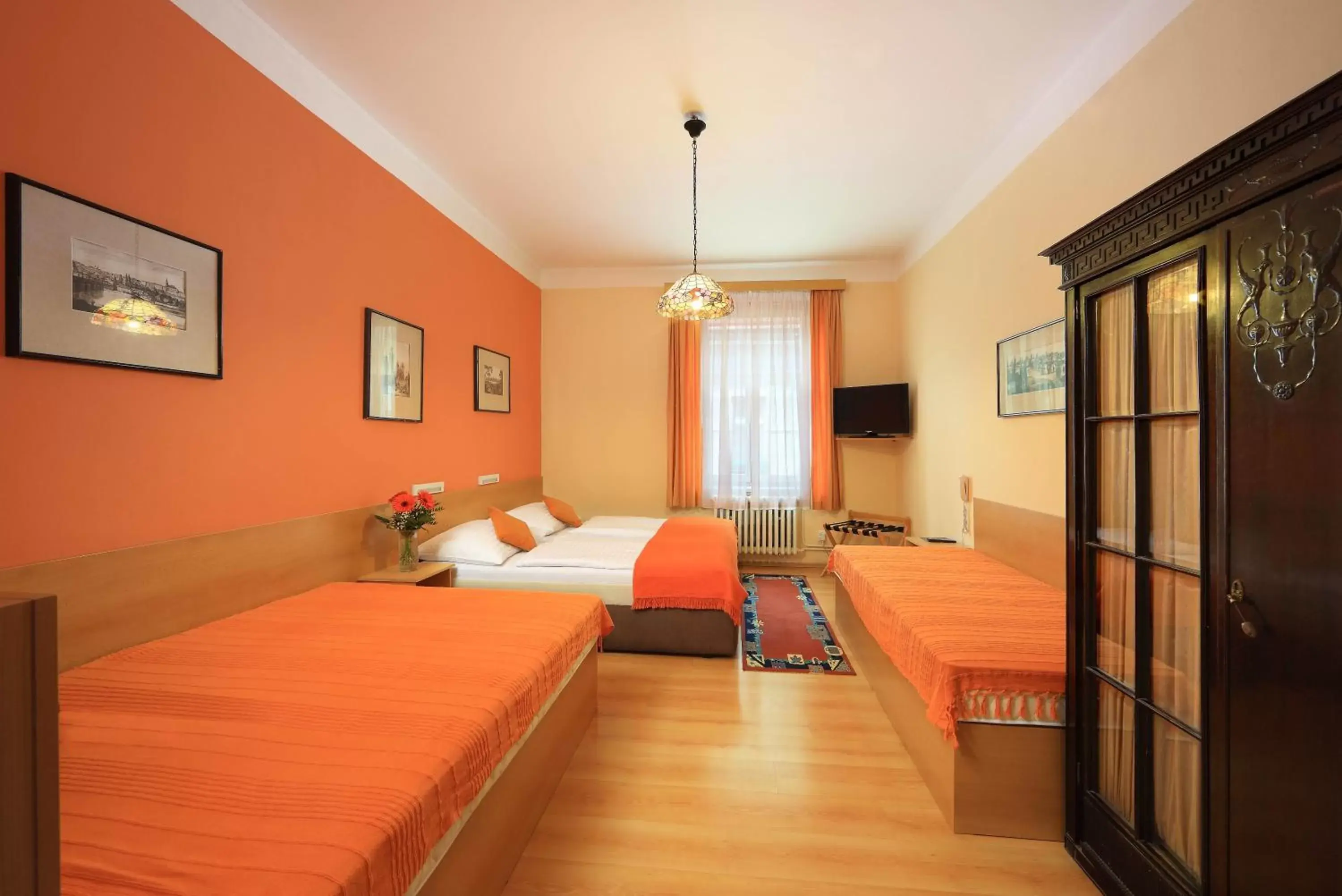Bedroom in Hotel Golden City Garni