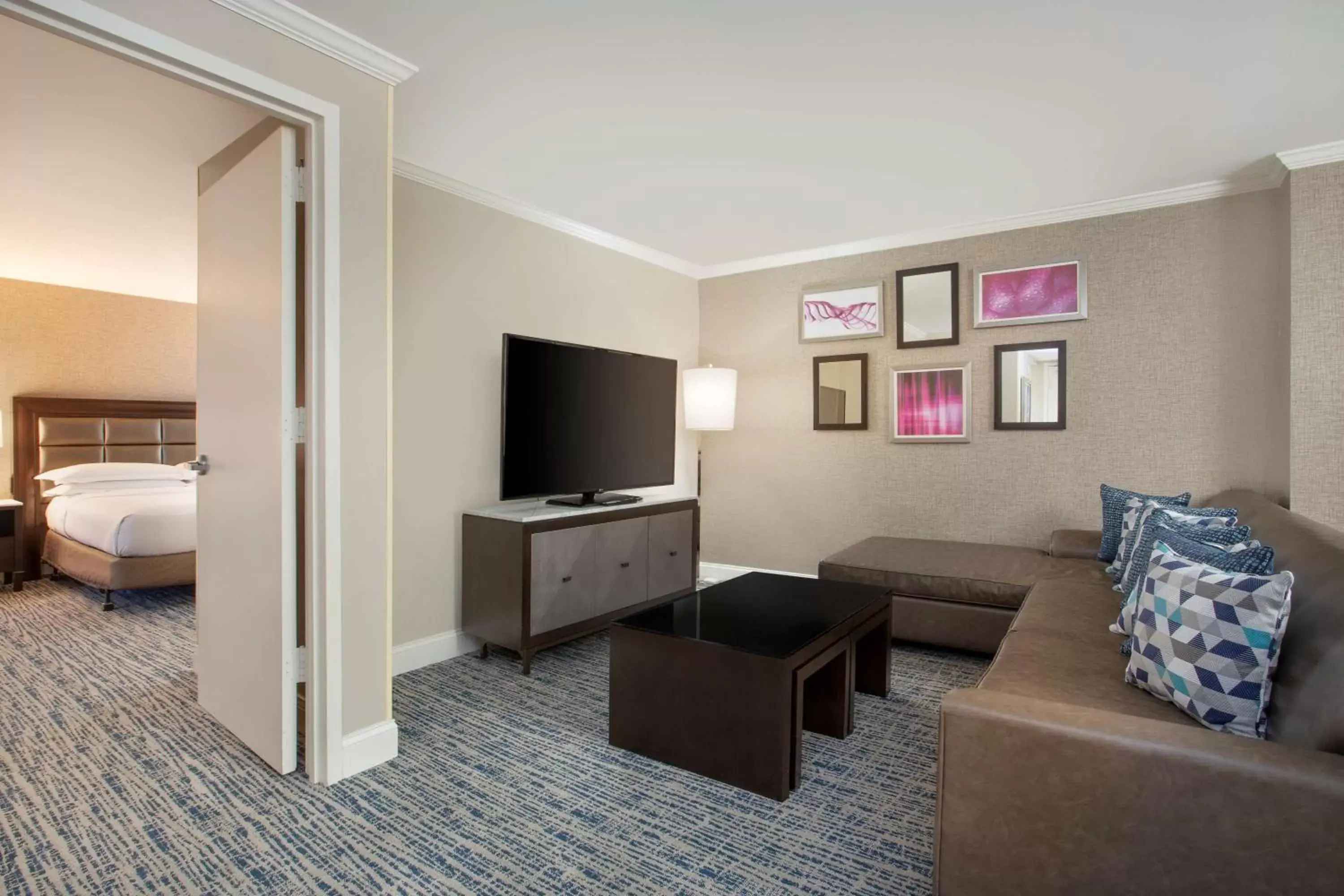 Living room, TV/Entertainment Center in Hilton Tampa Downtown