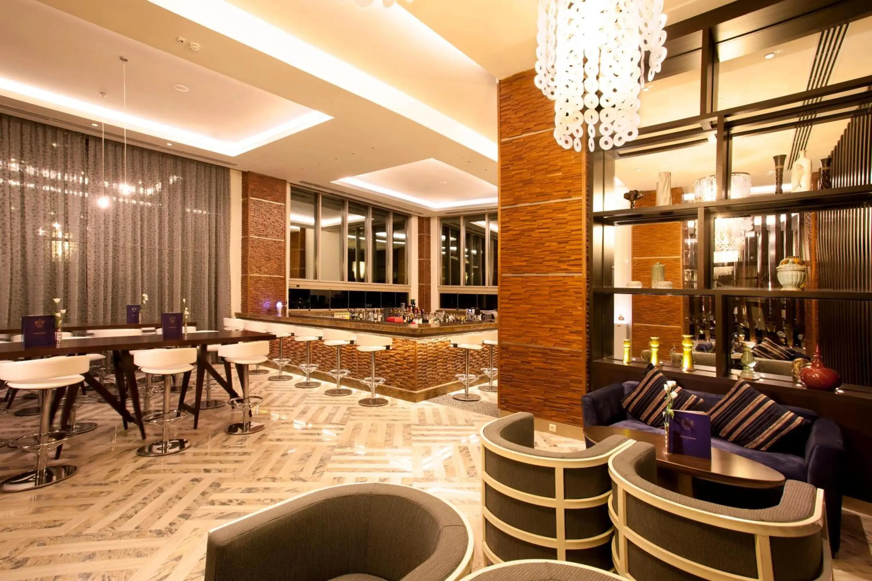 Lounge or bar, Restaurant/Places to Eat in Kaya Palazzo Golf Resort