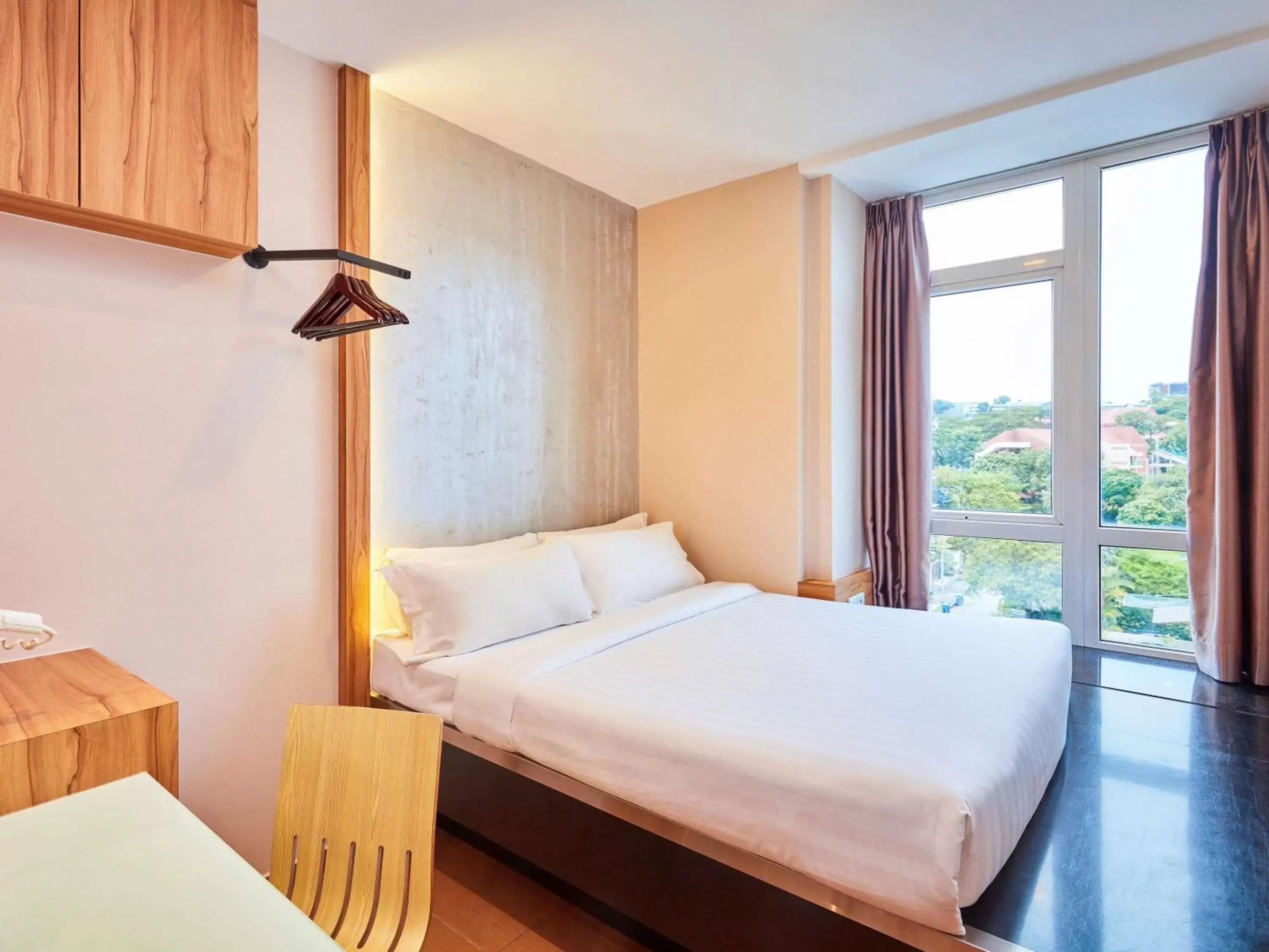 Bedroom, Bed in Ibis Budget Singapore West Coast