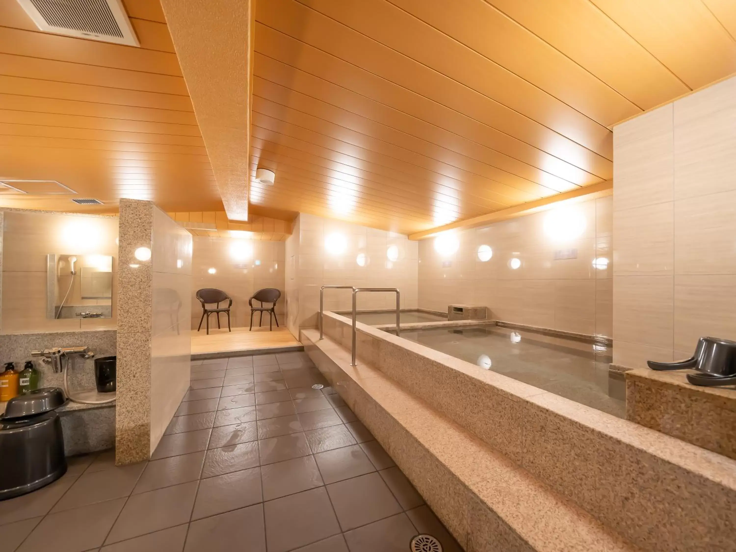 Public Bath in Shinsaibashi ARTY Inn