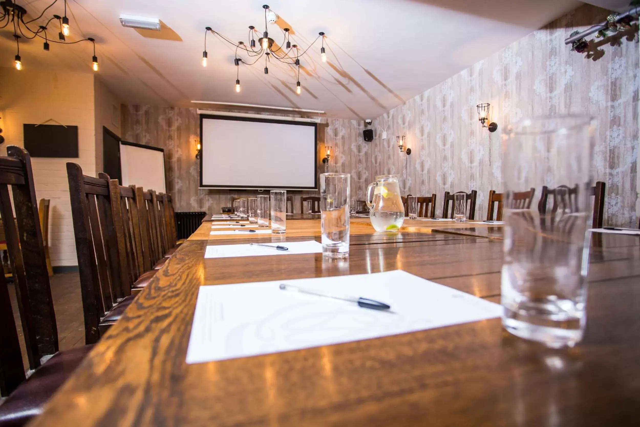 Business facilities in The Duke of Edinburgh Hotel & Bar