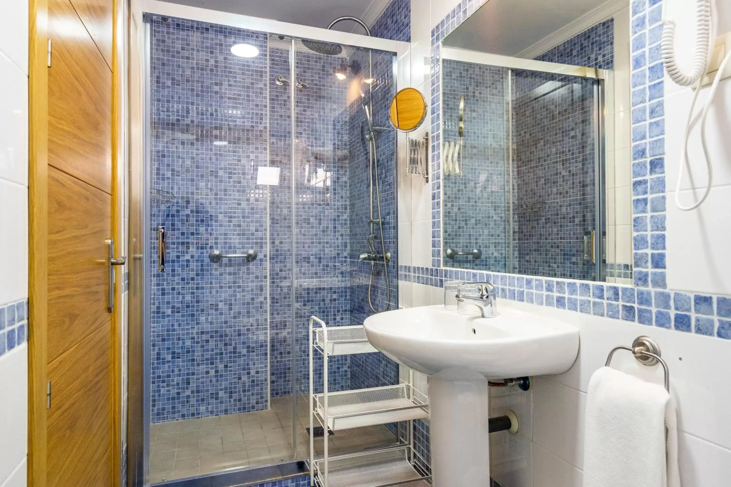 Bathroom in Elcano