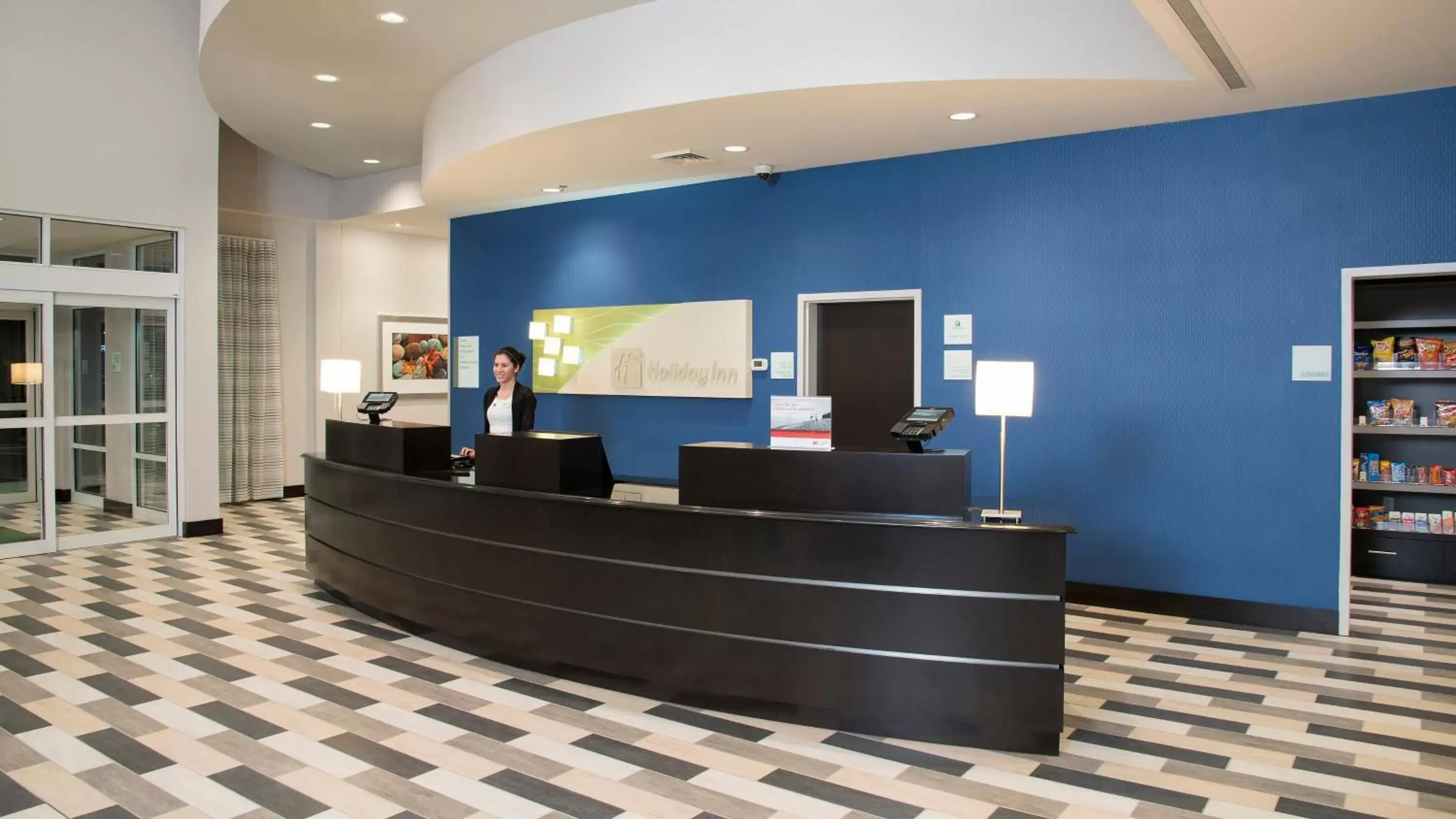 Property building, Lobby/Reception in Holiday Inn Indianapolis Airport, an IHG Hotel