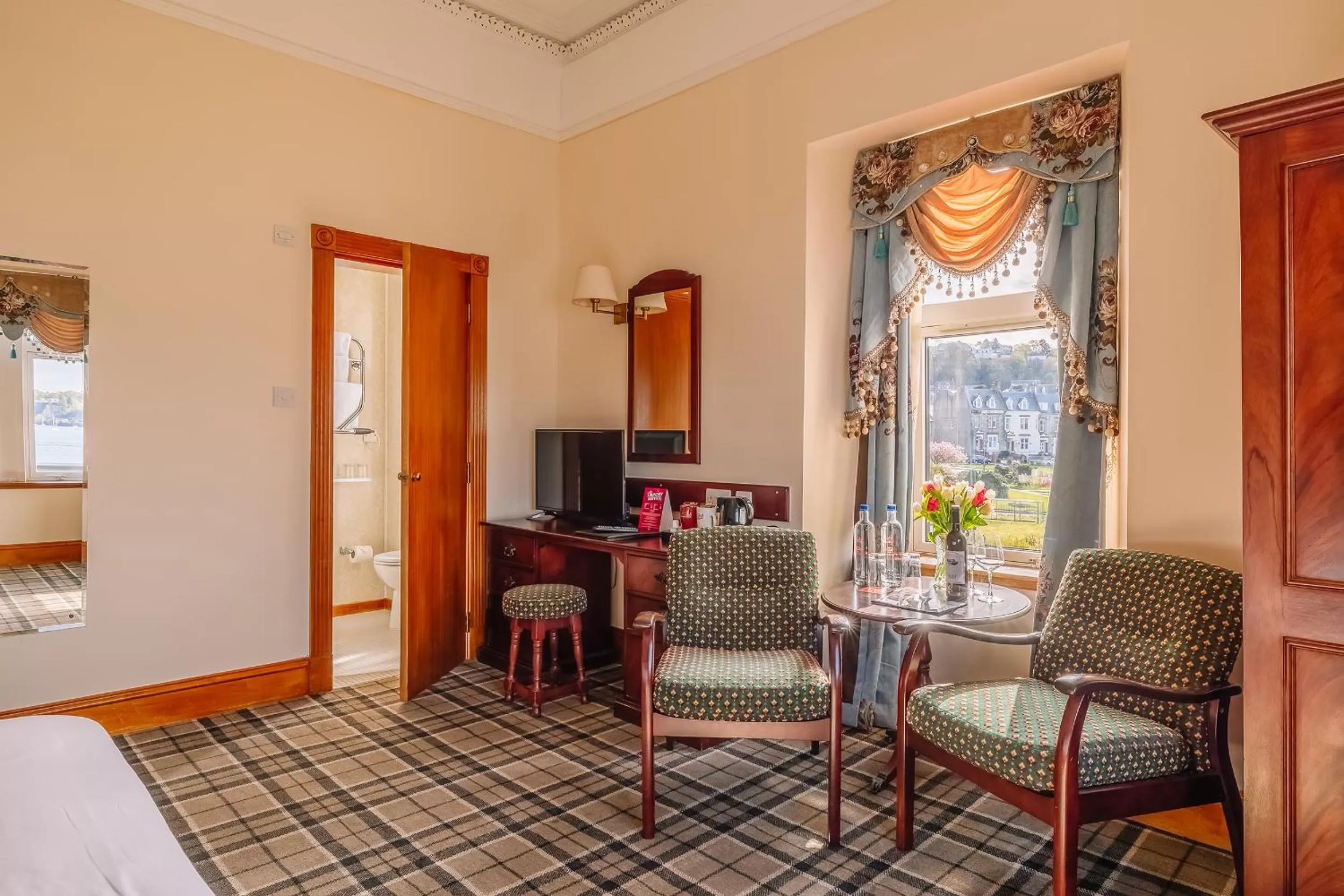 Bed in Muthu Alexandra Hotel