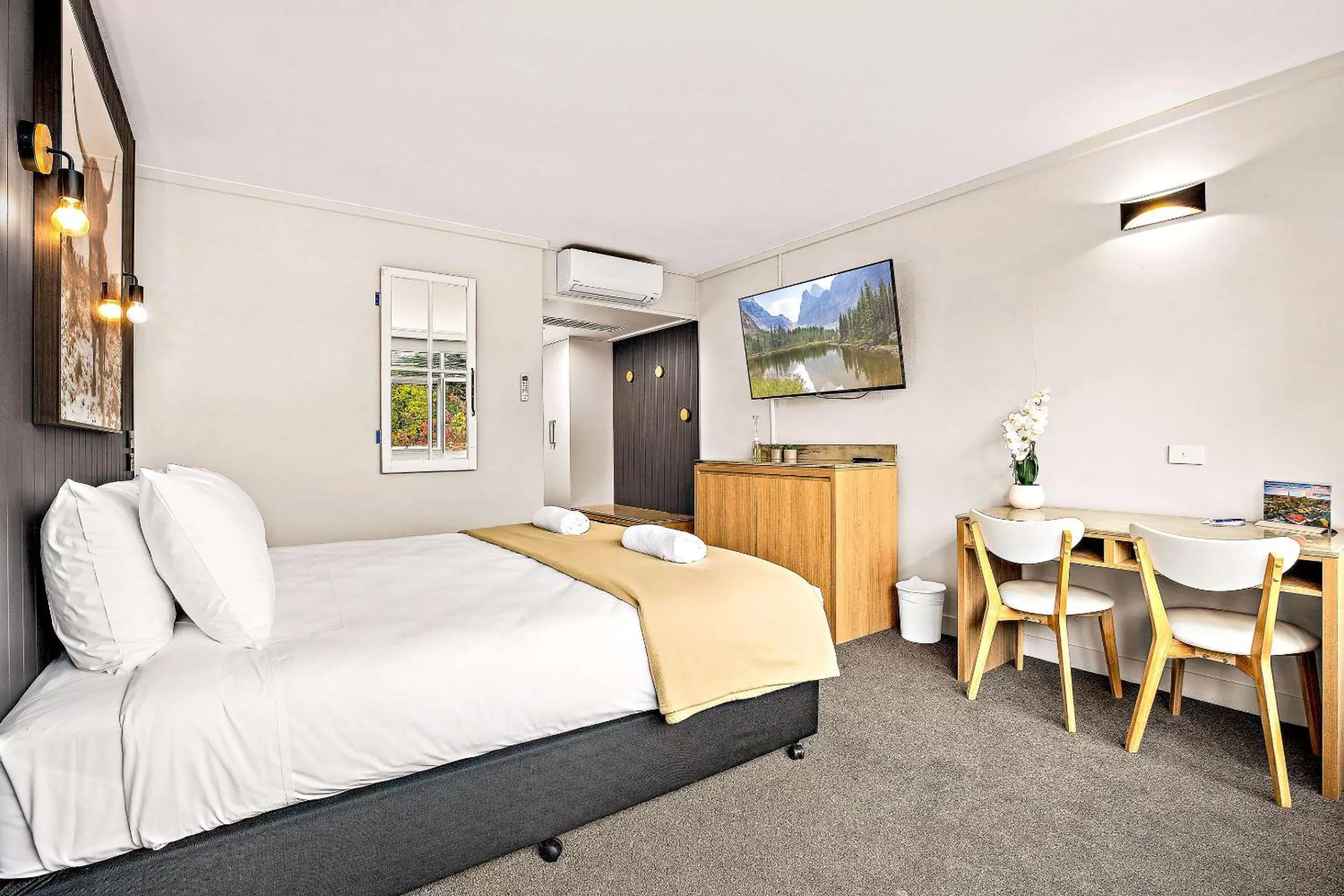 Photo of the whole room, Bed in City Centre Motel Armidale