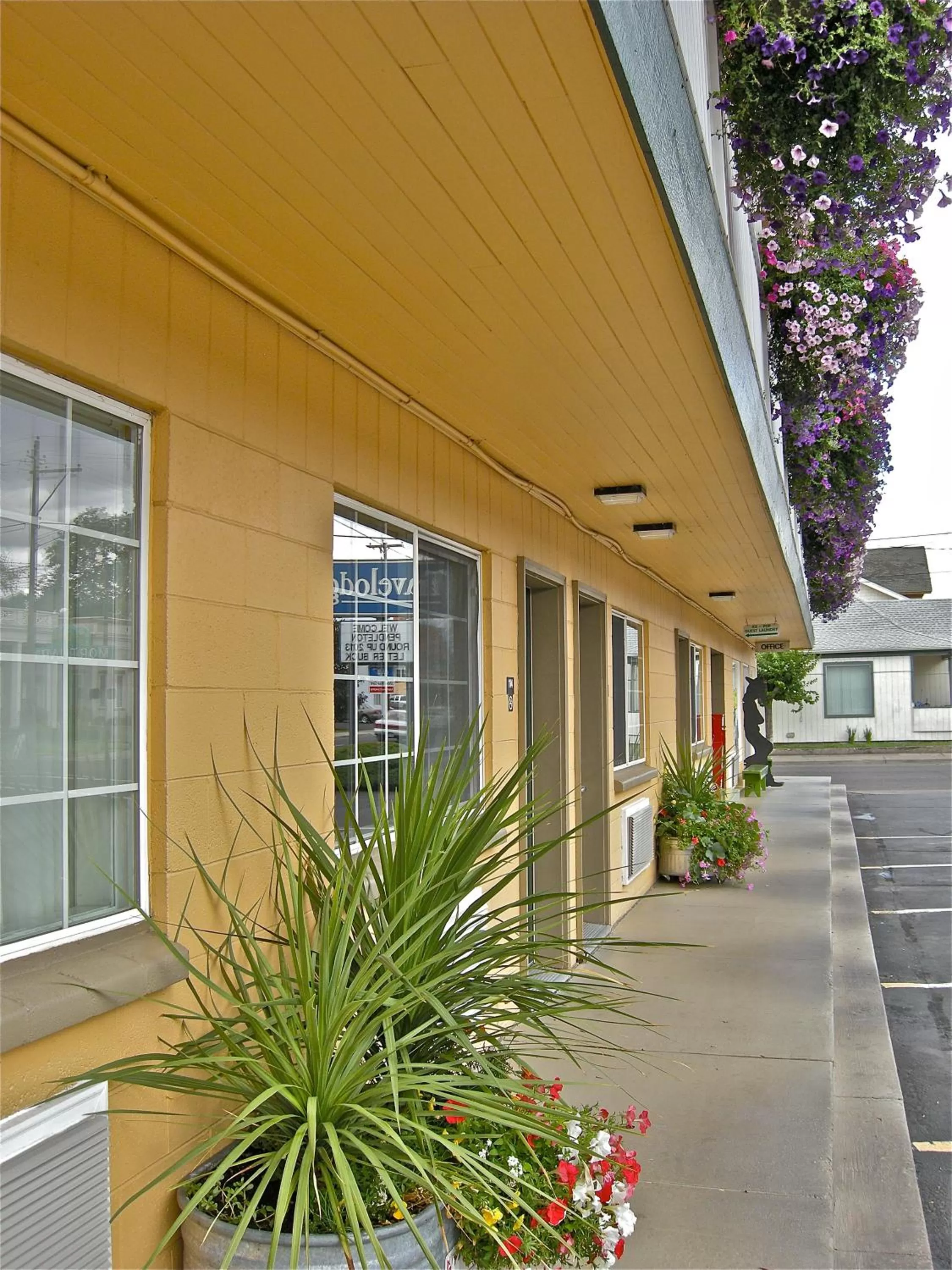 Facade/entrance in Travelodge by Wyndham Pendleton OR