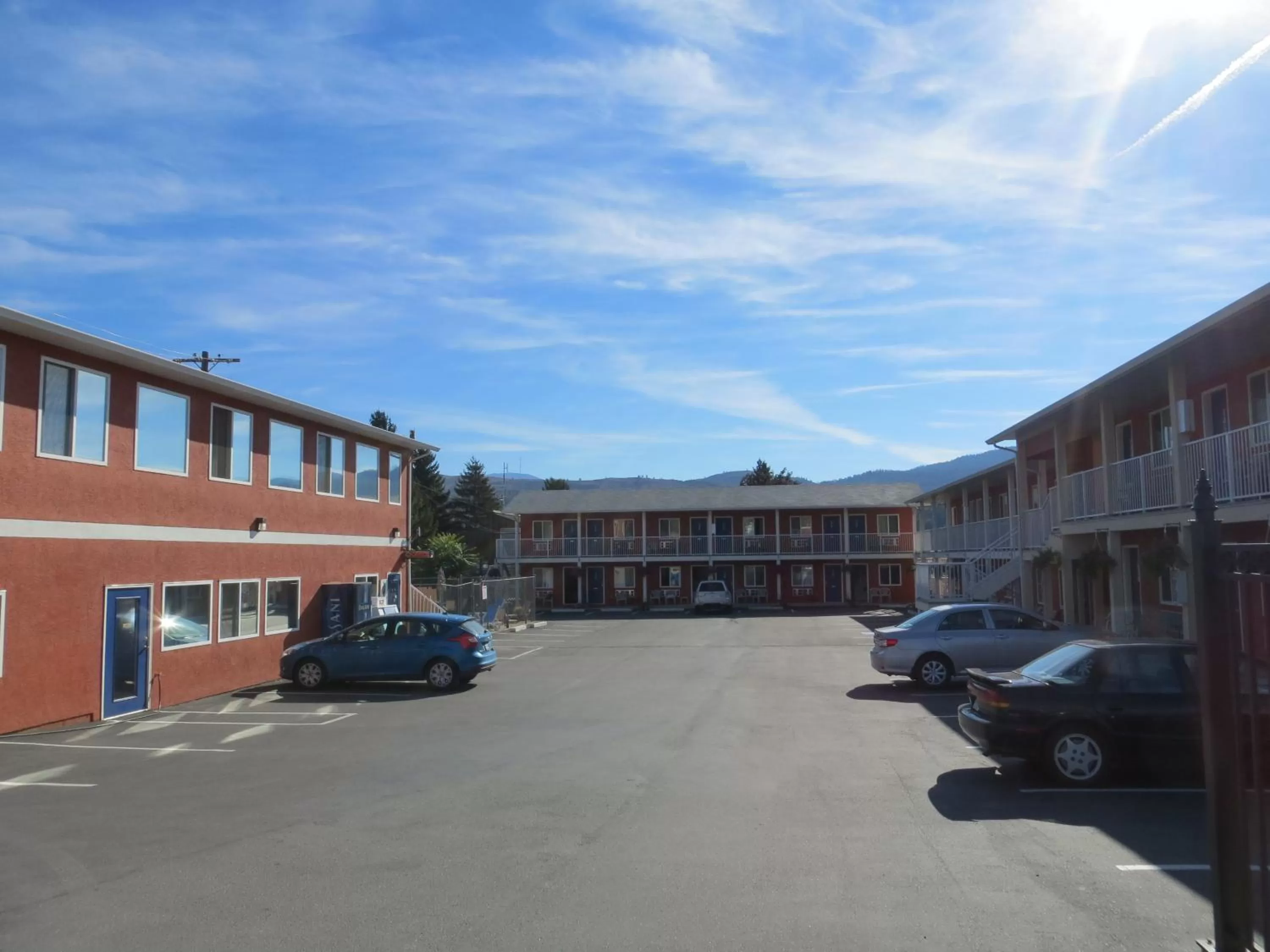 Parking in Cactus Tree Inn