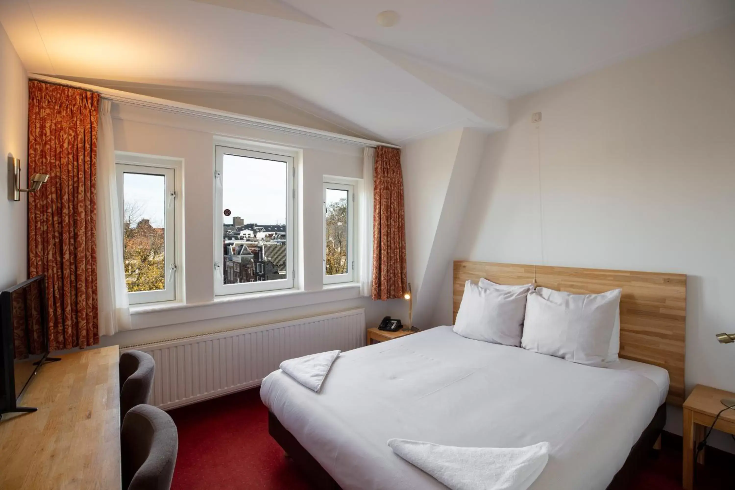 Bed in Amsterdam Wiechmann Hotel