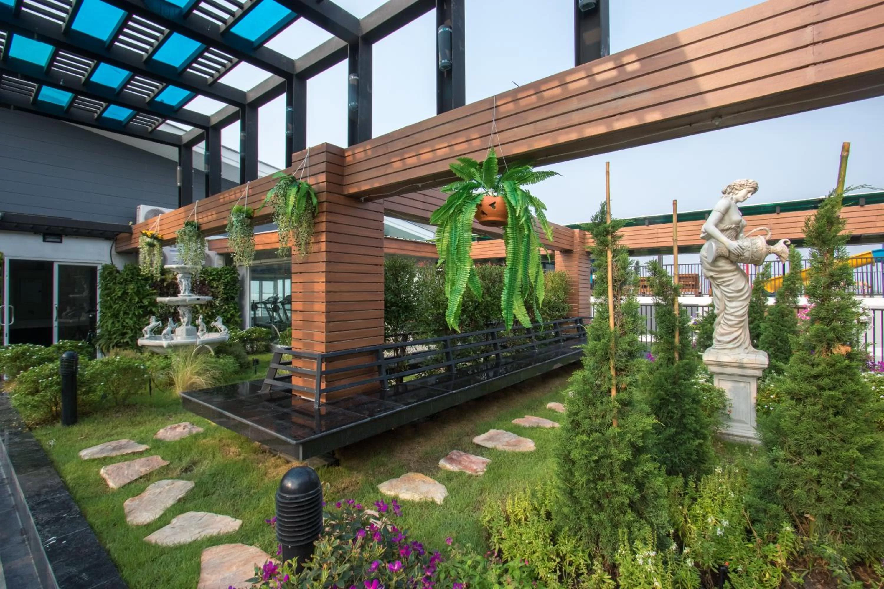 Garden in B-your home Hotel Don Mueang Airport Bangkok 如你家酒店