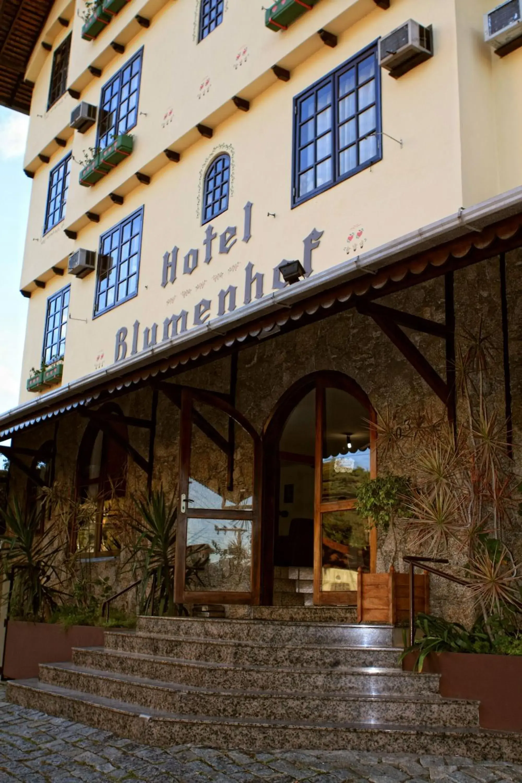 Facade/entrance, Property Building in Hotel Blumenhof