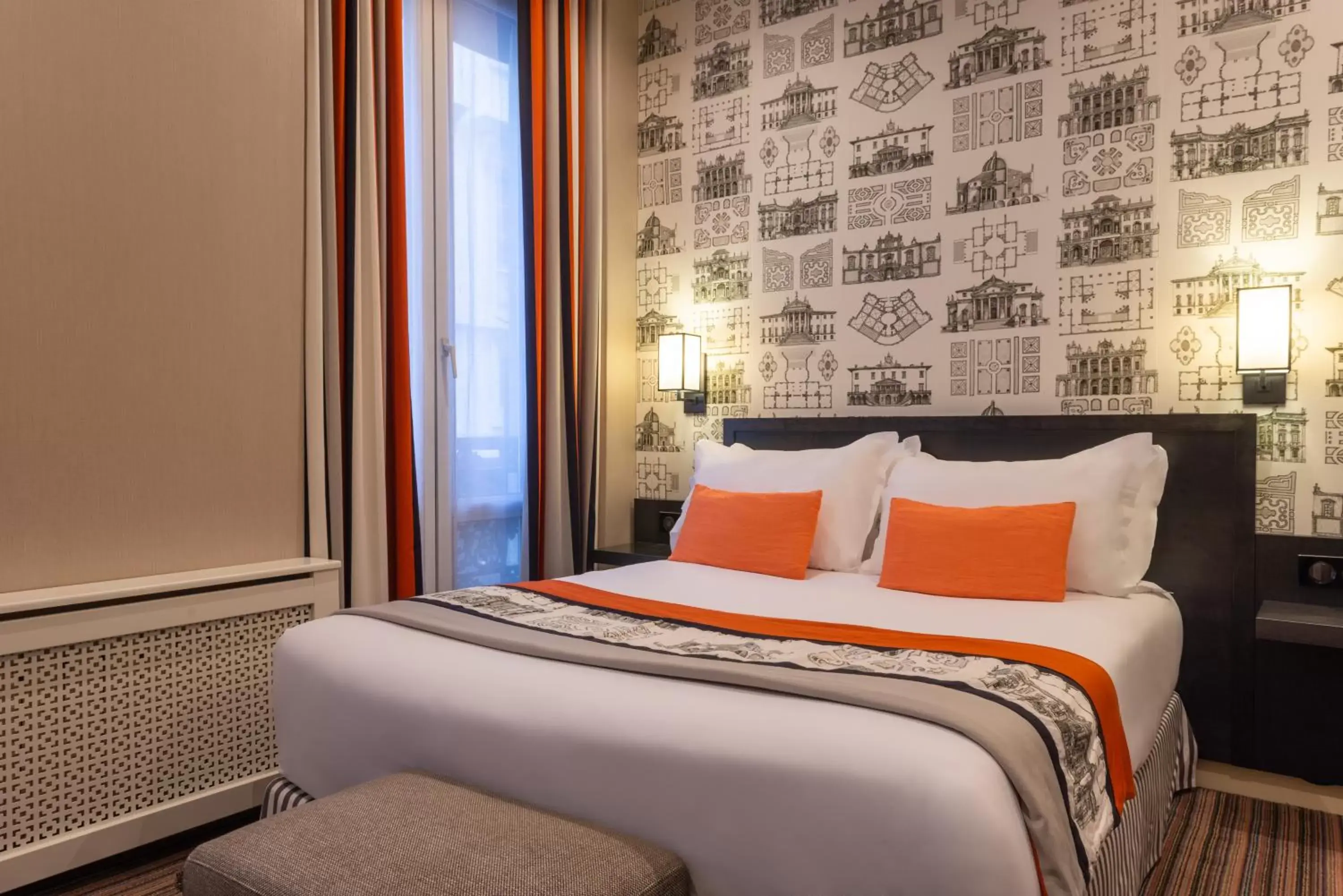 Bedroom, Bed in Hôtel France d'Antin Opéra